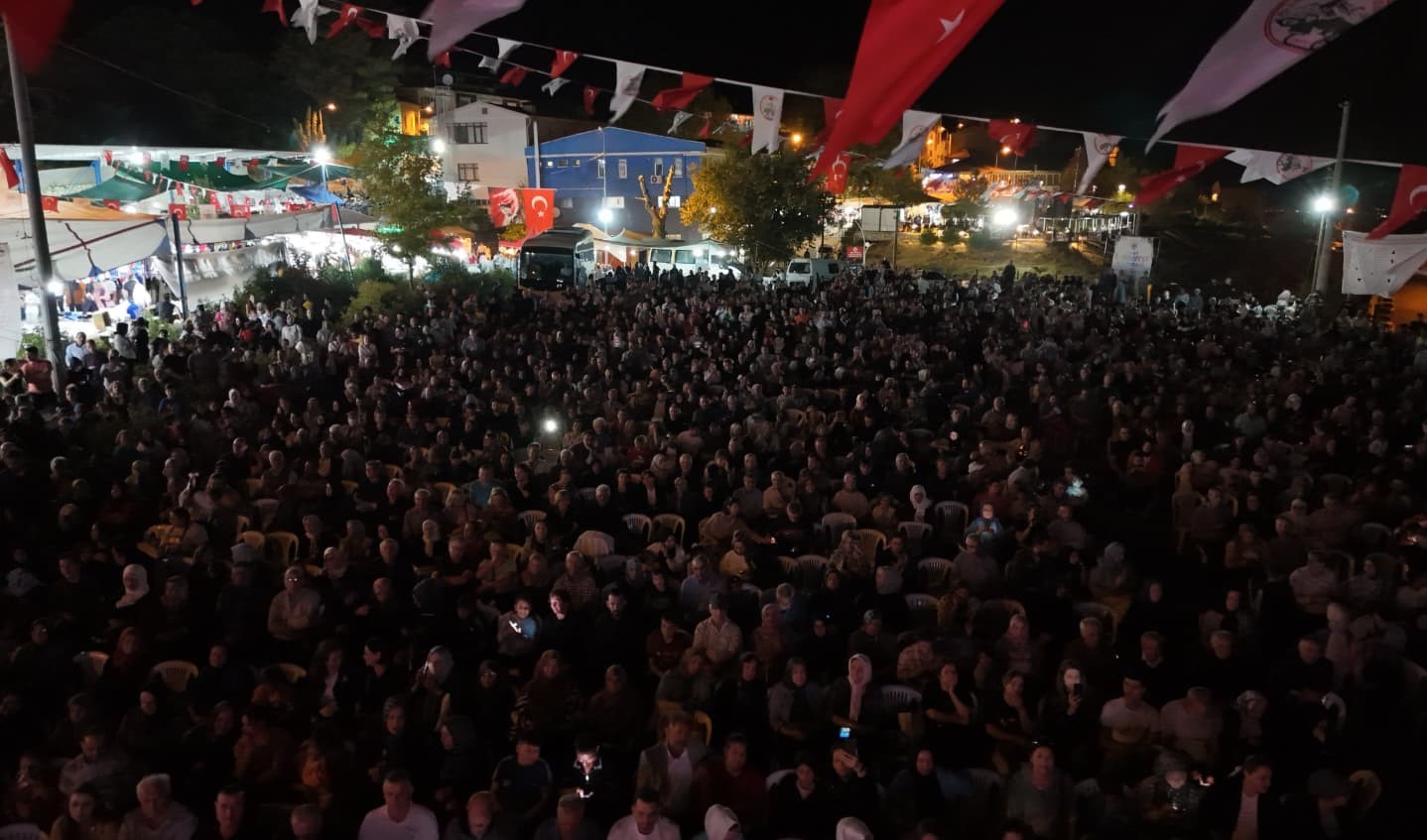 Uğur Işılak, Babafest’te unutulmaz bir gece yaşattı
