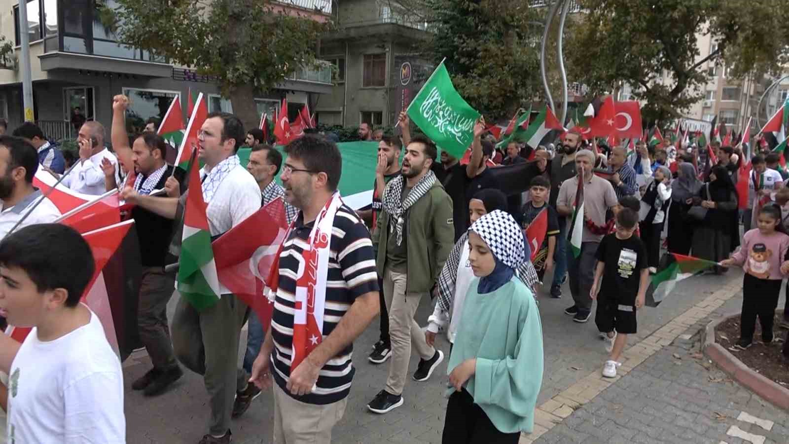 Yalova’da Gazze işgalinin 1. yıl dönümünde protesto yürüyüşü
