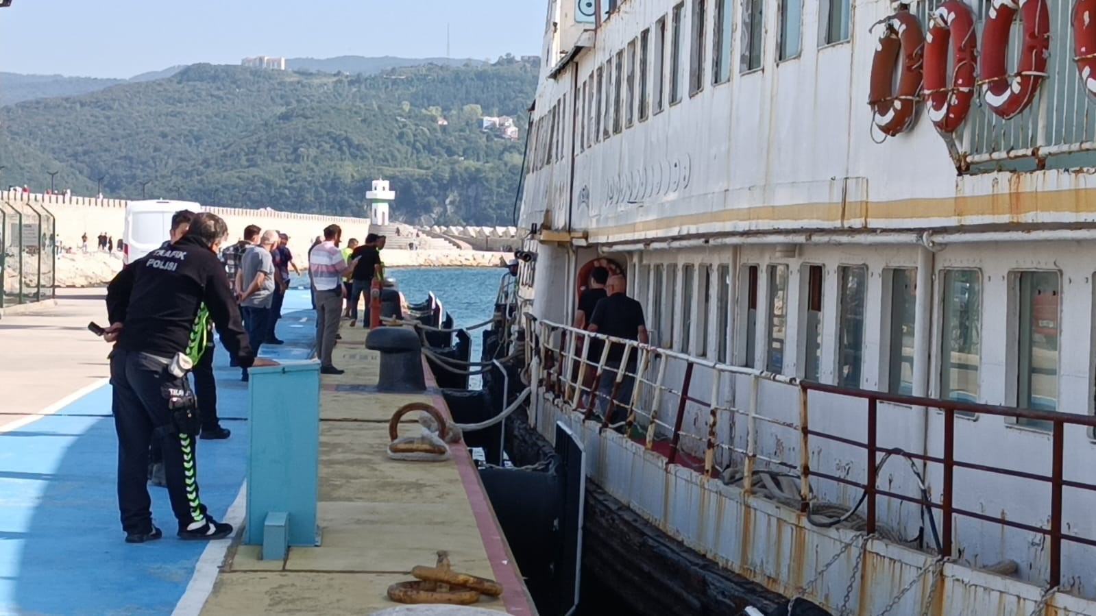 Karaya oturan vapur restoran, nefesleri kesen operasyonla kurtarıldı
