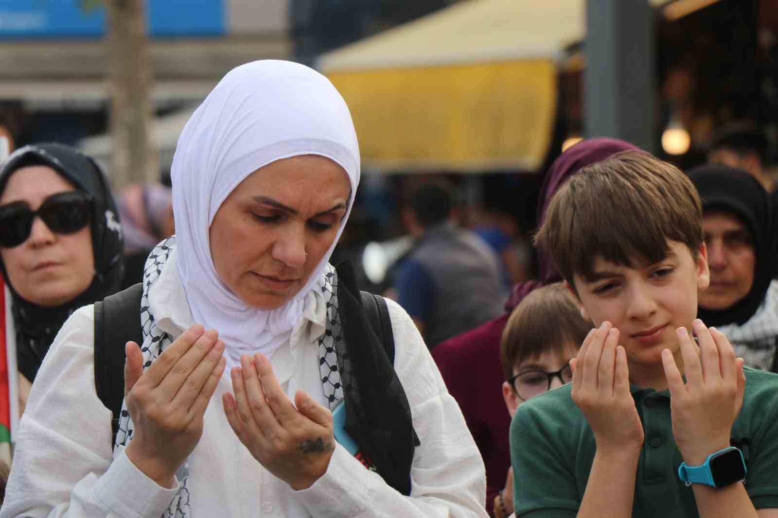 Sakarya tek yürek oldu, İsrail’in zulmüne karşı yürüdü
