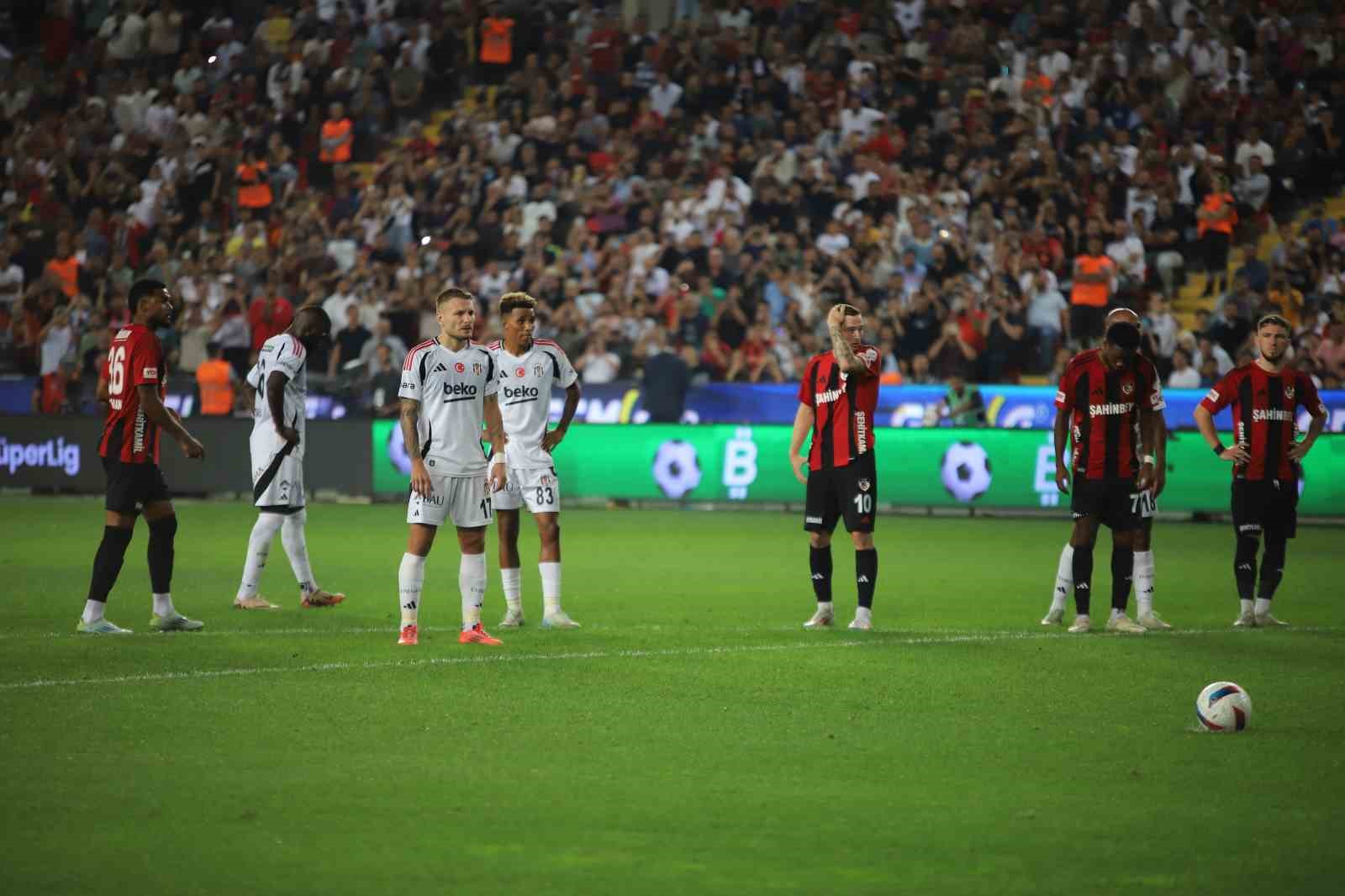 Trendyol Süper Lig: Gaziantep FK: 0 - Beşiktaş: 1 (İlk yarı)
