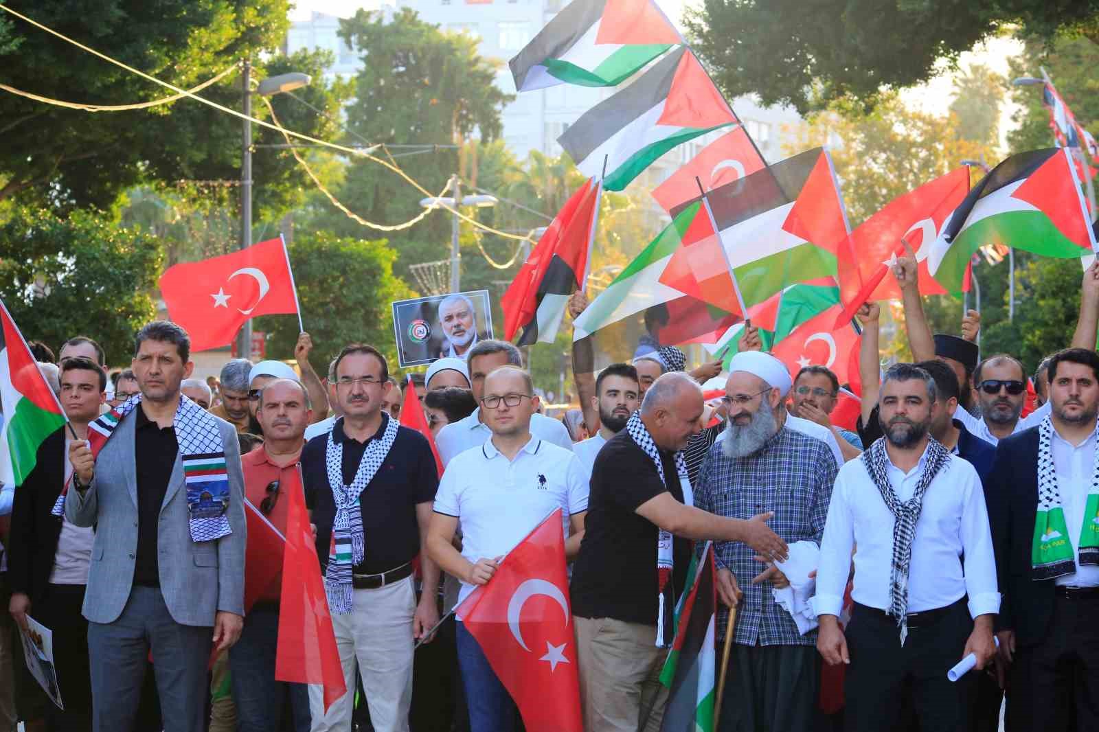 Antalya’da Filistin’e destek yürüyüşü
