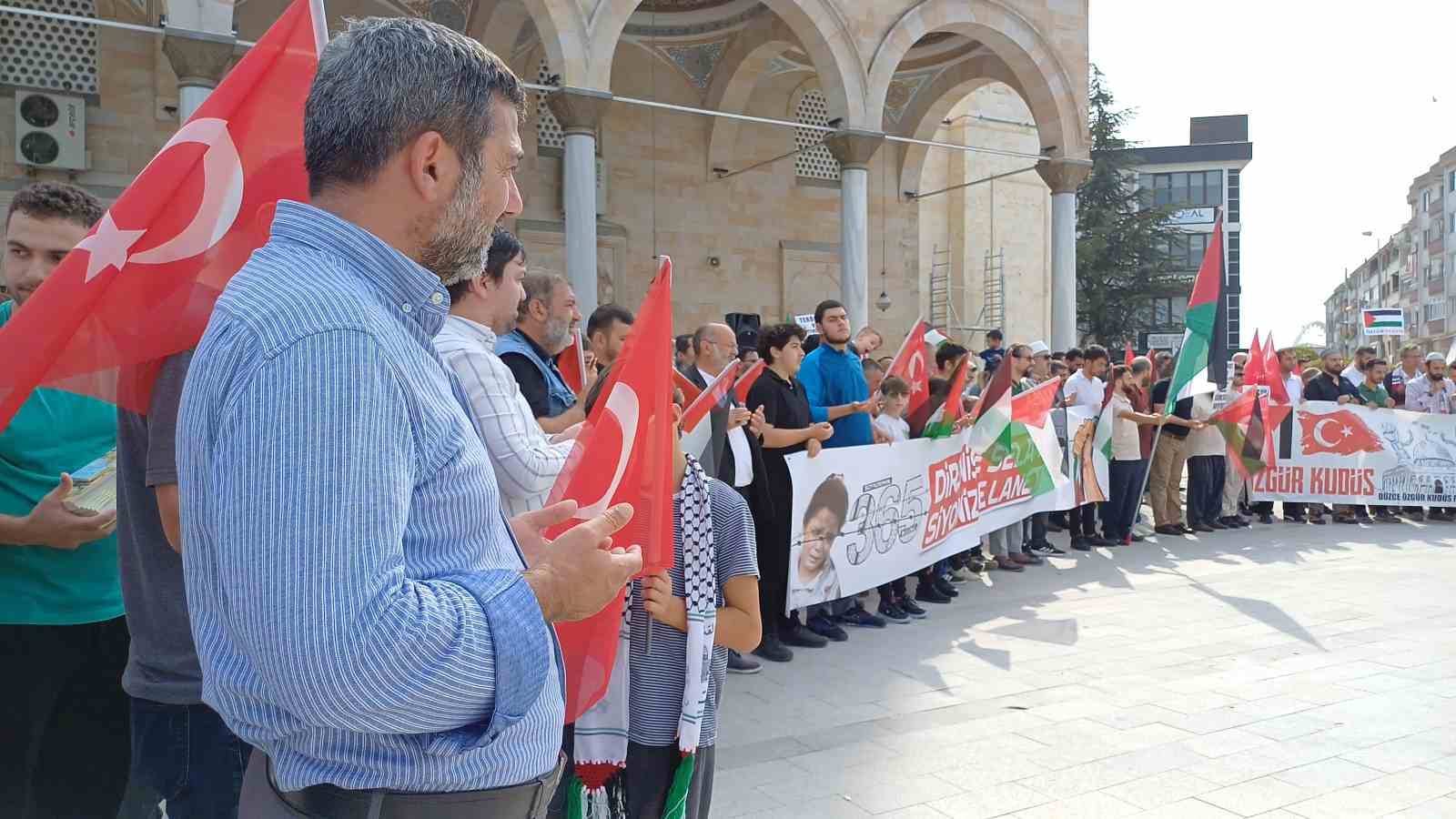 Filistin’e destek için çocuklar 1 kilometrelik resim yaptı
