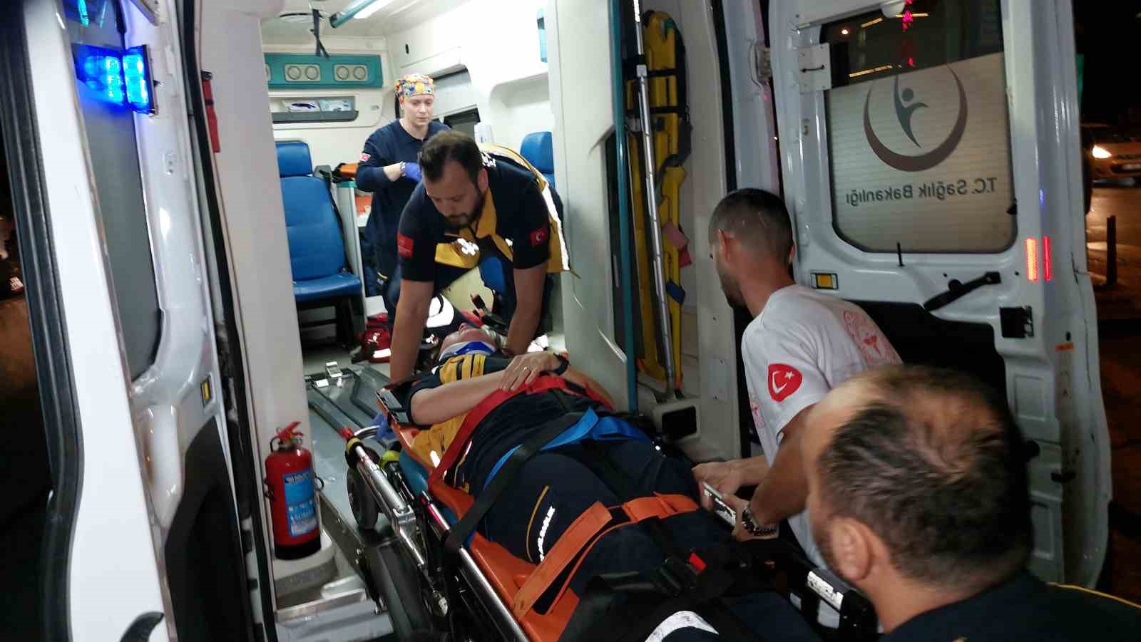 Samsun’da tramvay ambulansla çarpıştı: 4 sağlık çalışanı yaralandı
