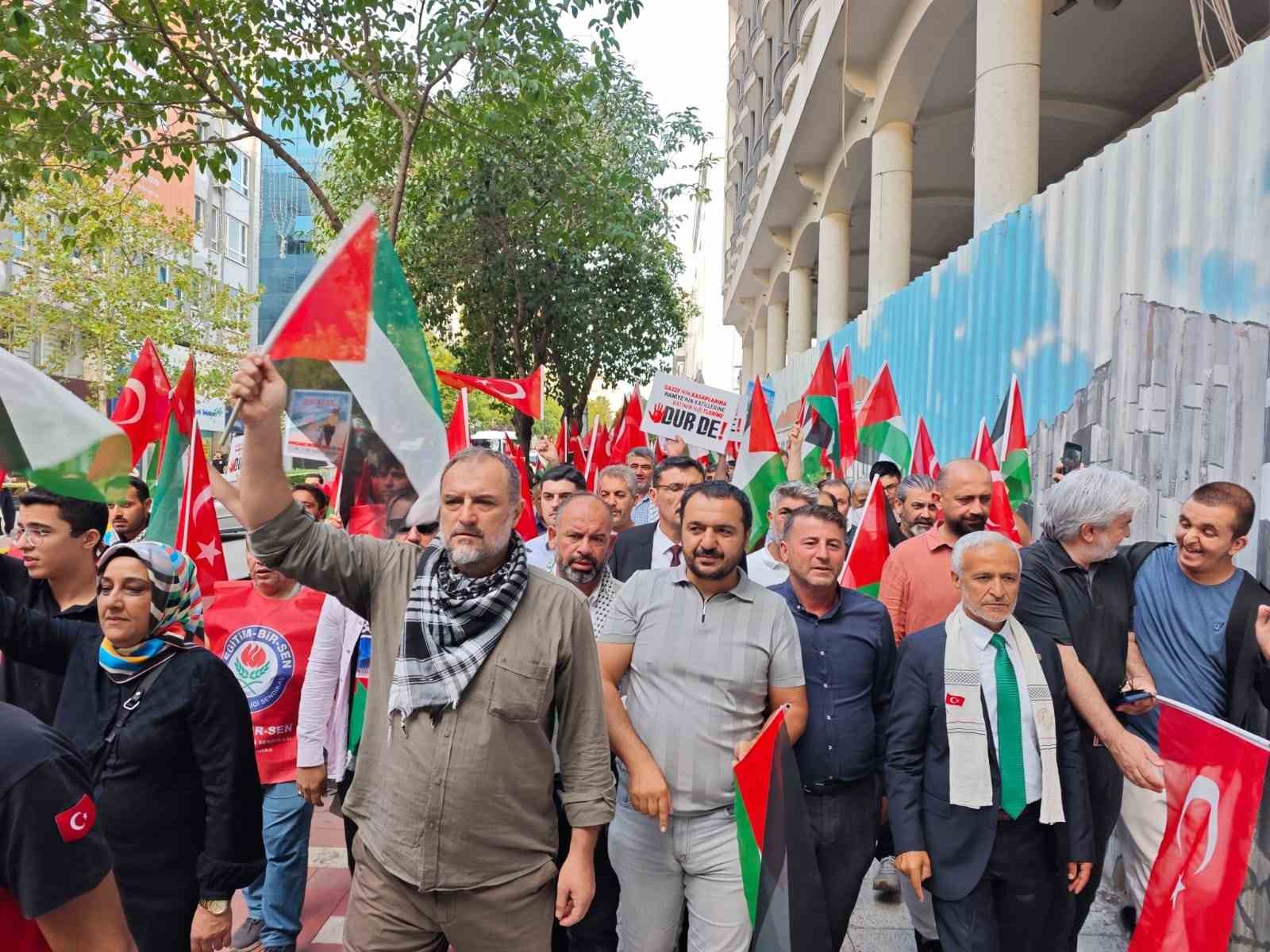 Manisalılar Filistin’e destek için yürüdü
