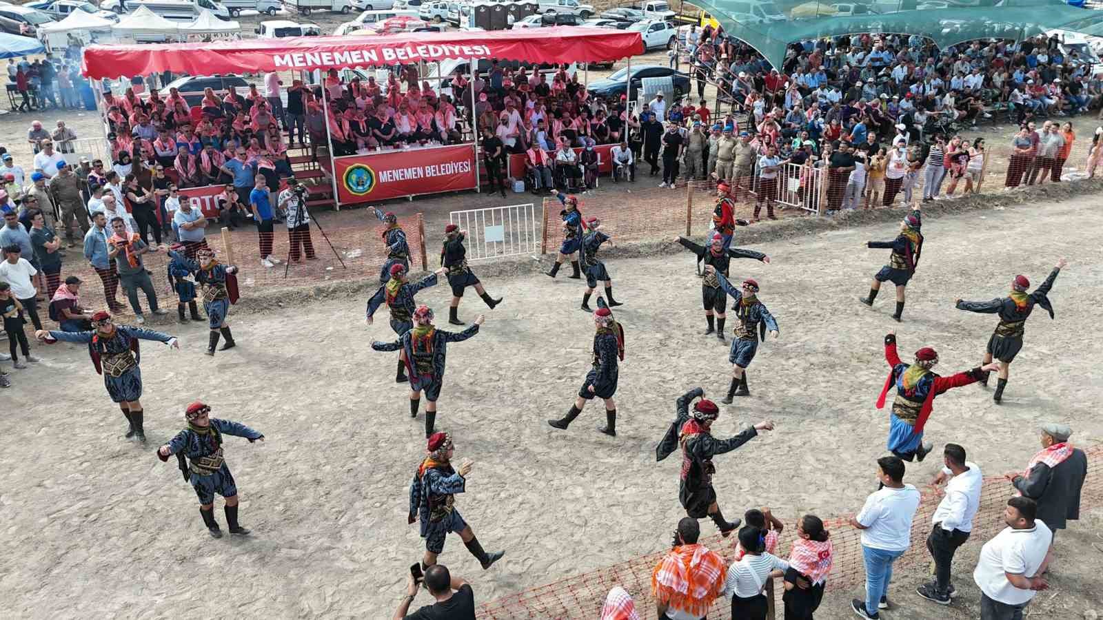 Menemen’de rahvan at şöleni yaşandı
