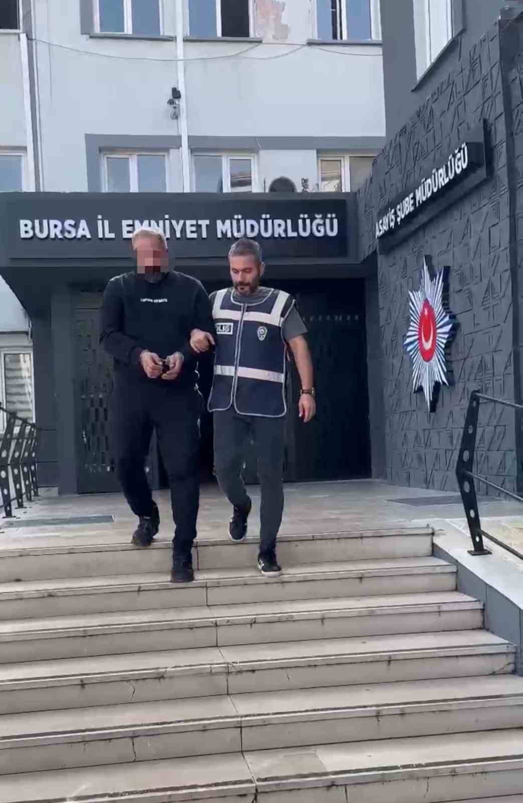 Siber dolandırıcılıktan hapis cezasıyla aranan şüpheli 4 yıl sonra Bursa’da yakalandı
