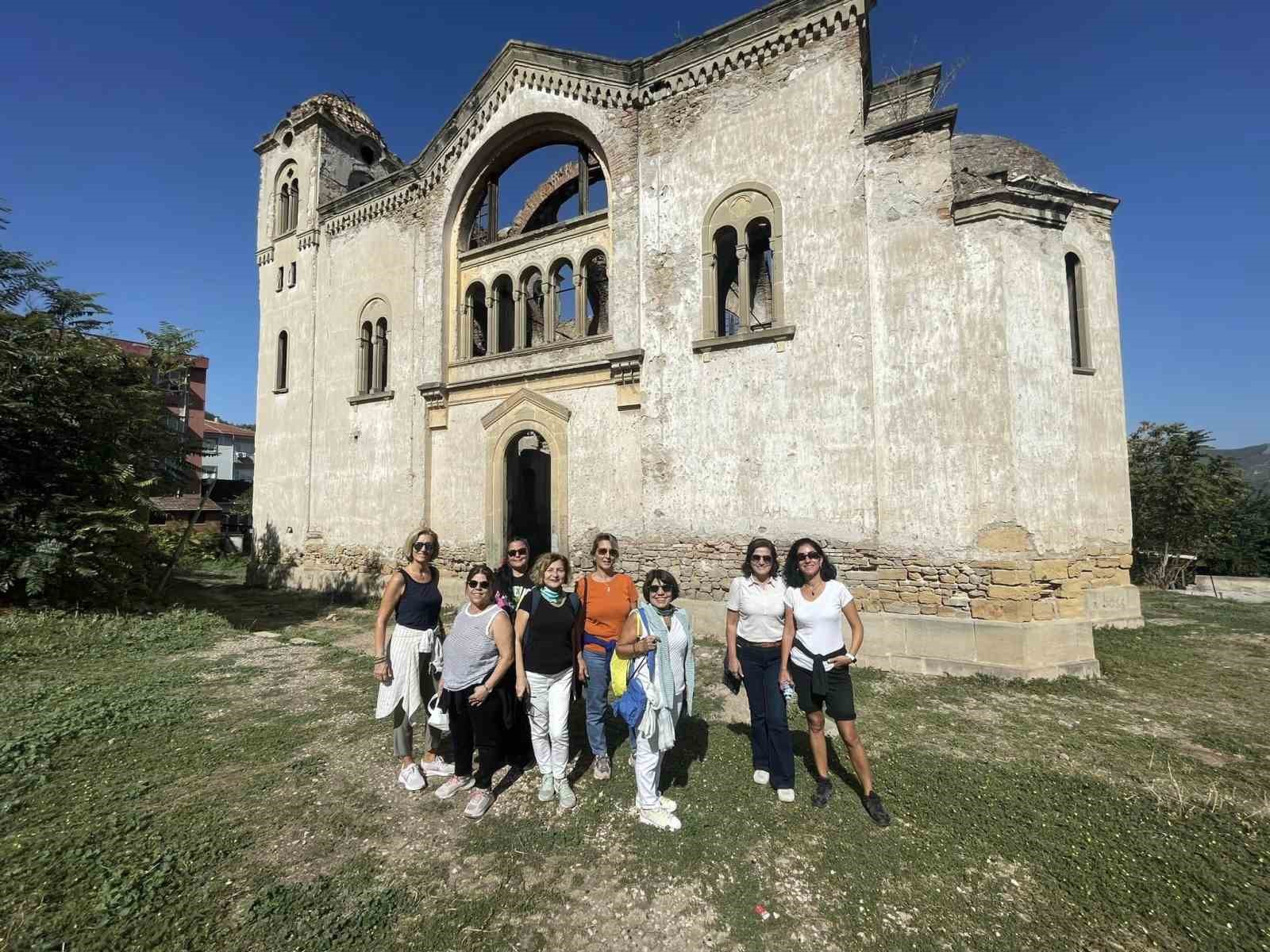 İstanbul’dan gelen turist kafilesini Osmaneli’ne hayran kaldı
