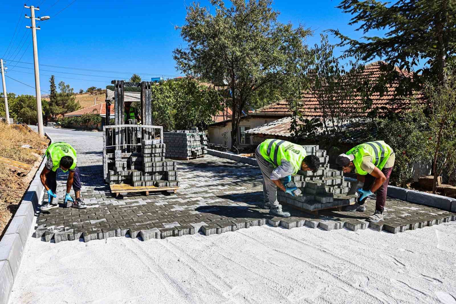 Denizli Büyükşehirde hedef 1 milyon metrekare beton parke taşı
