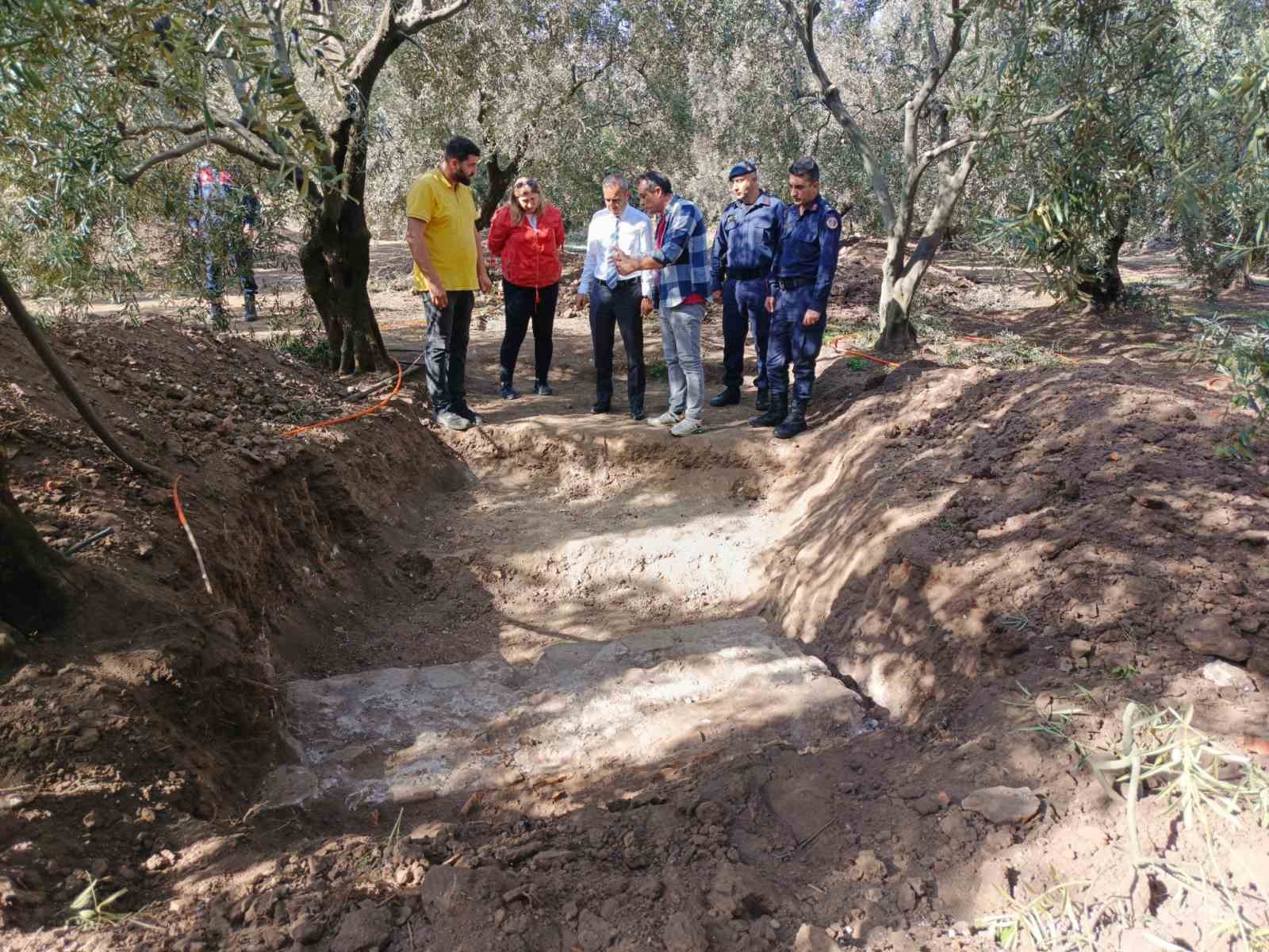 Erdek Kaymakamı Abdullah Atakan Atasoy, Kyzikos Antik Kenti kazı çalışmalarını yerinde inceledi
