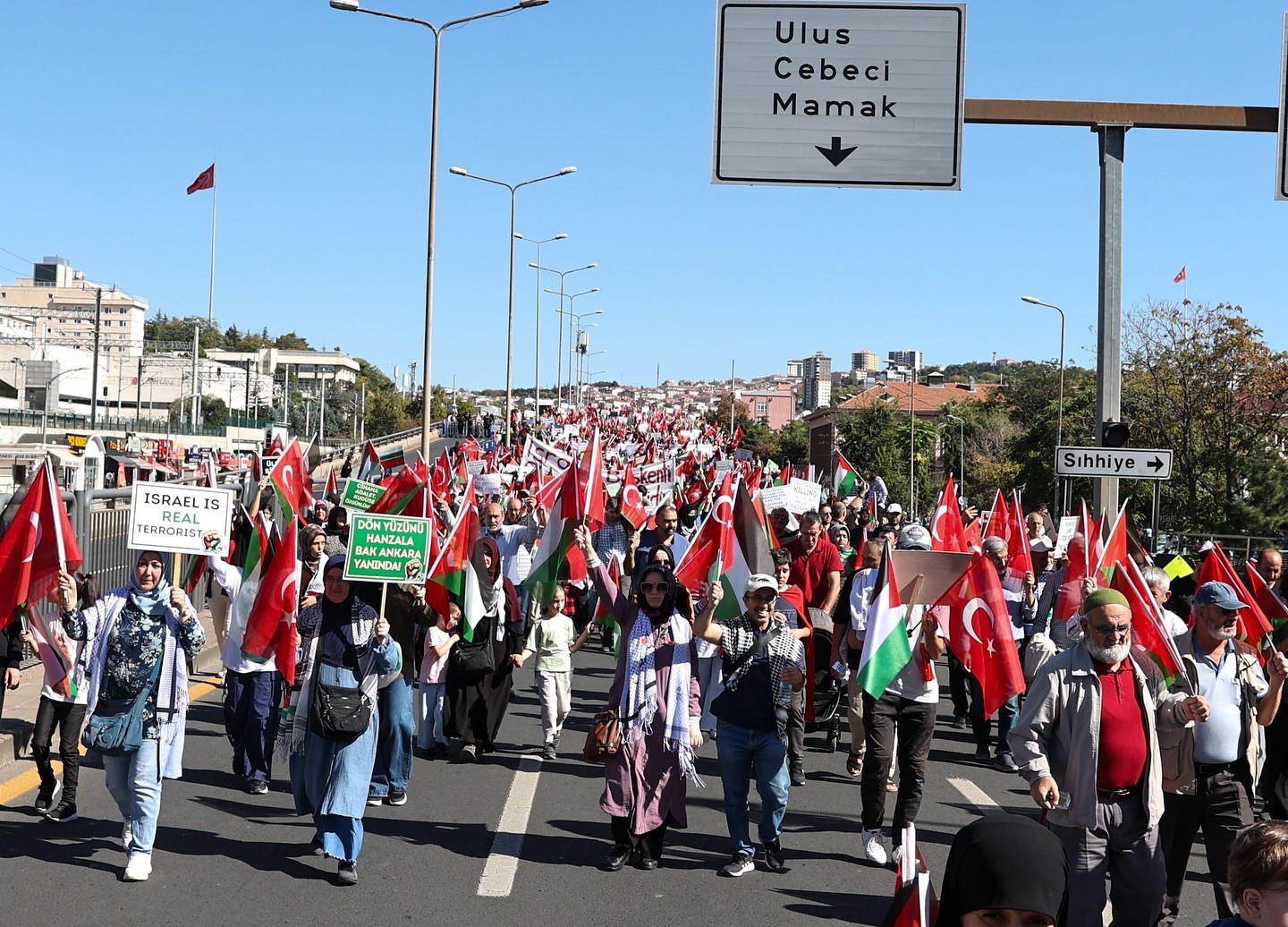 Sincan Belediye Başkanı Murat Ercan Filistin’e destek yürüyüşüne katıldı
