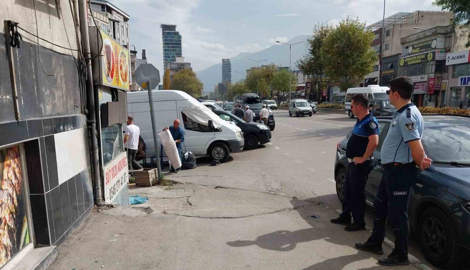 Büyükşehir zabıta ekiplerinden seyyara geçit yok
