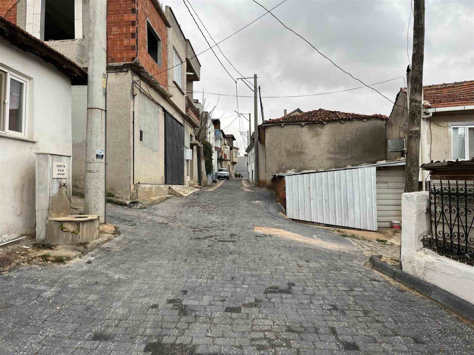 Balıkesir Büyükşehir; Bandırma ve Manyas kırsalına parke taşı döşedi
