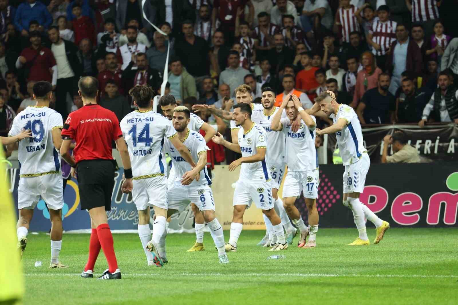 Menemen FK zirveye oynuyor
