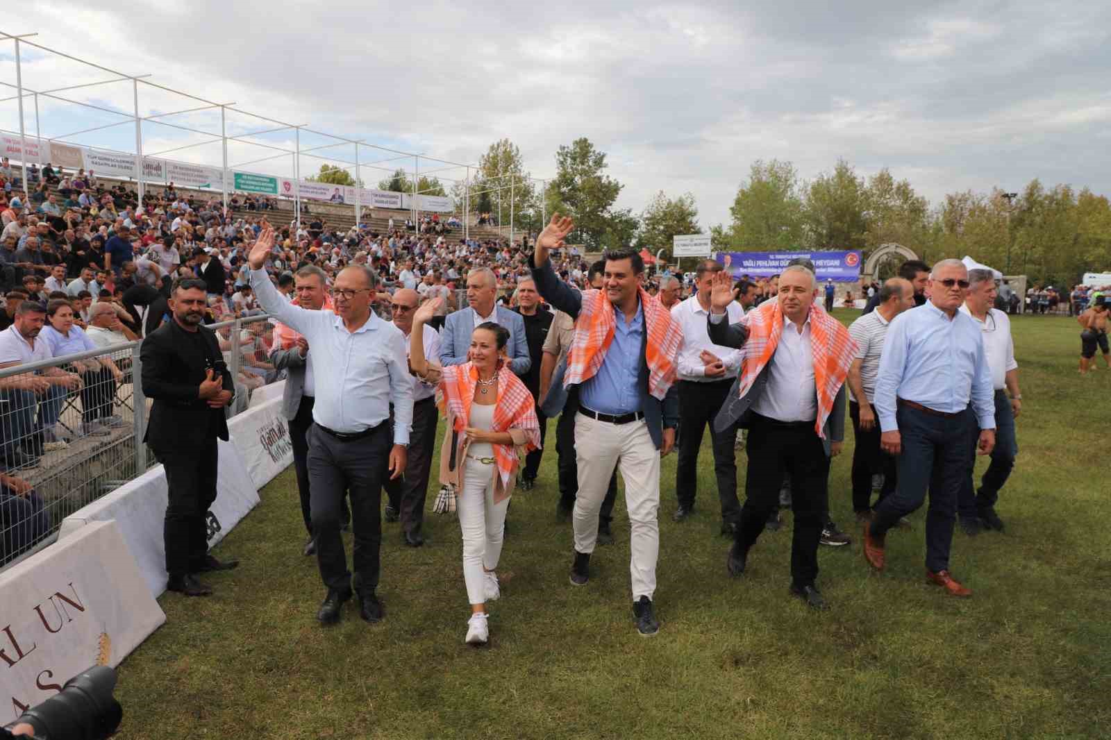 Turgutlu’da Kırkpınar havası yaşandı
