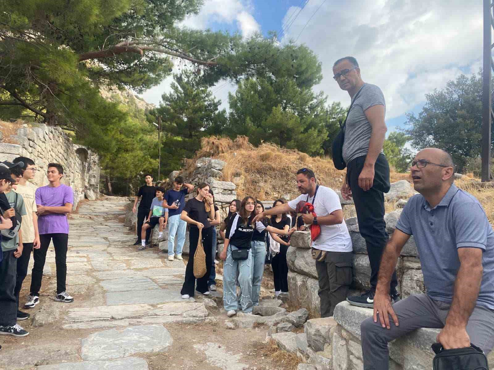 Liseli gençler, felsefe tarihini yerinde öğrendi
