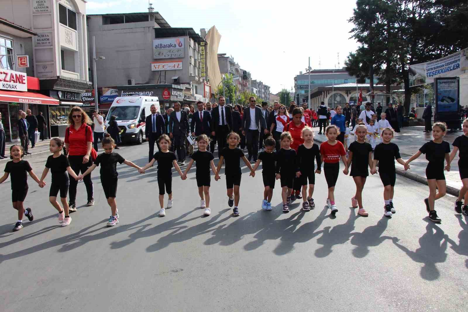 Düzce’de Amatör Spor Haftası yürüyüşle başladı
