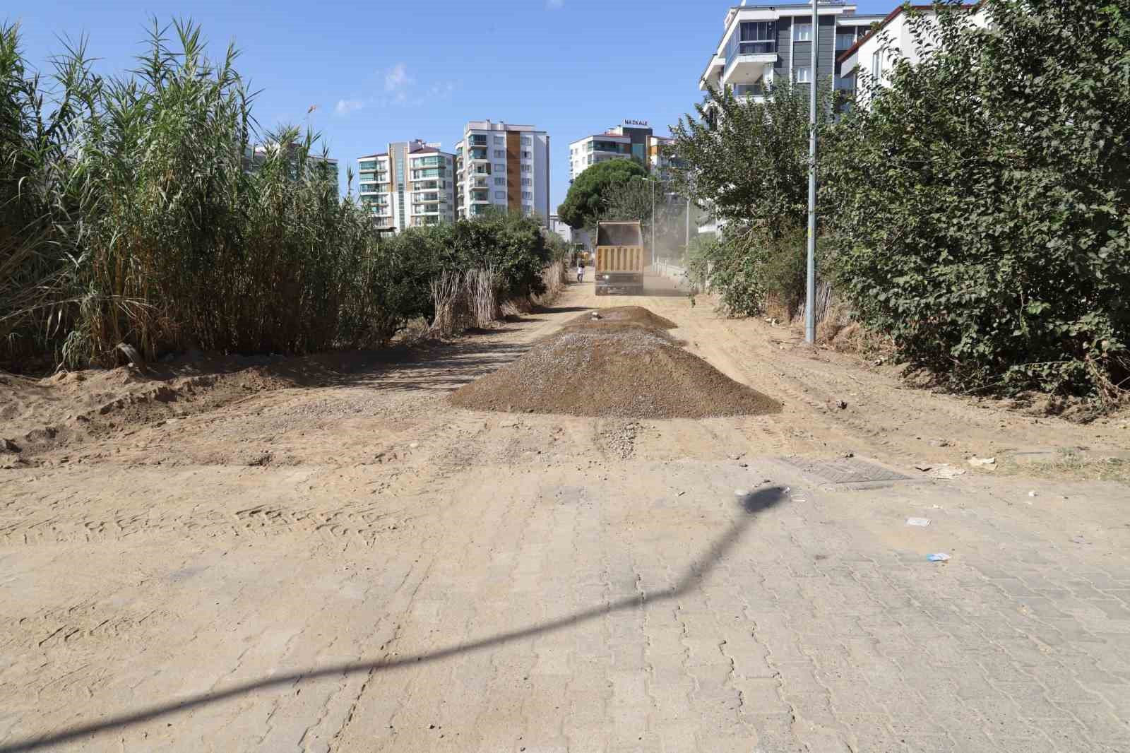 Nazilli’de yeni yol açma çalışmaları sürüyor
