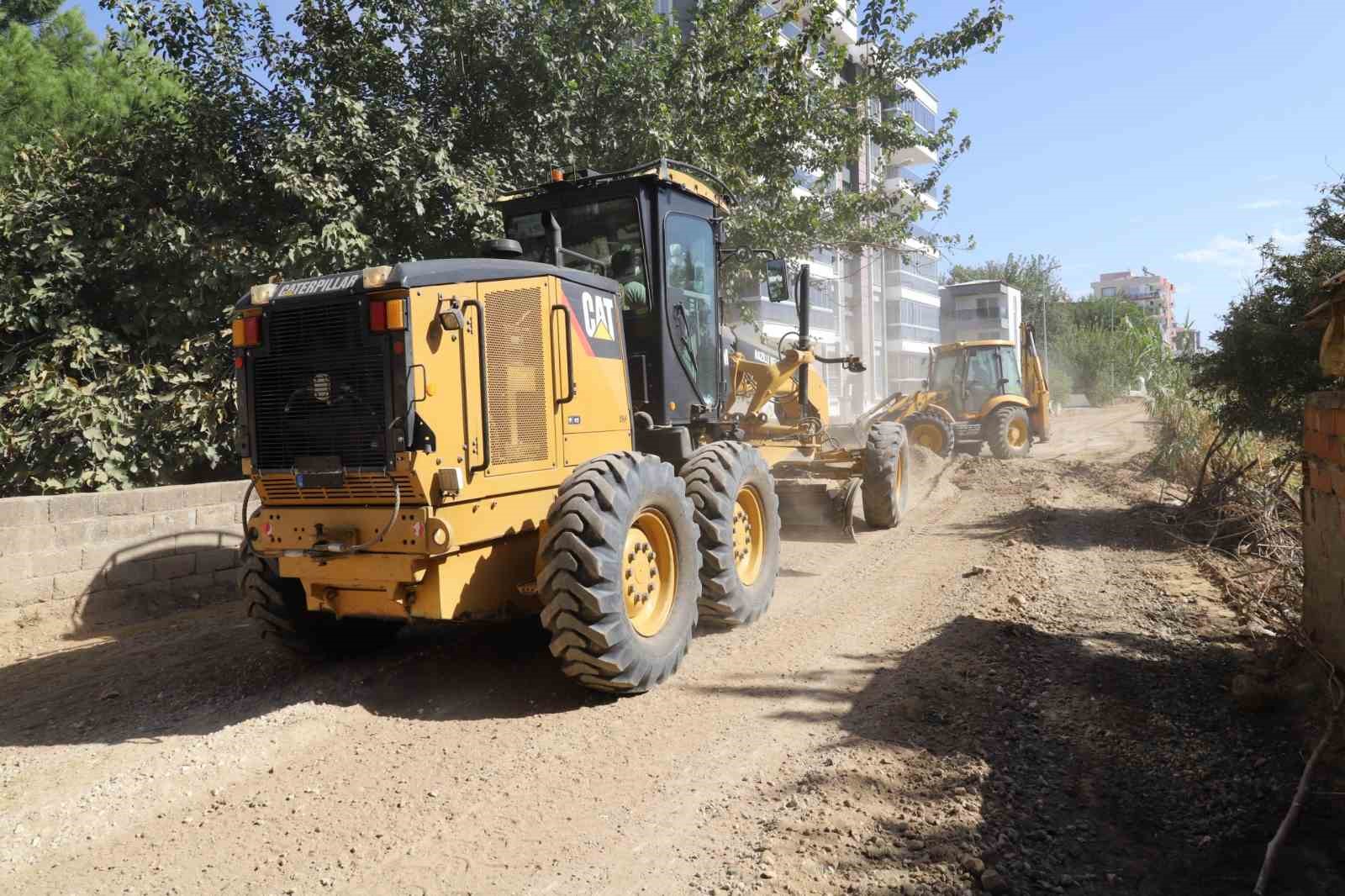 Nazilli’de yeni yol açma çalışmaları sürüyor
