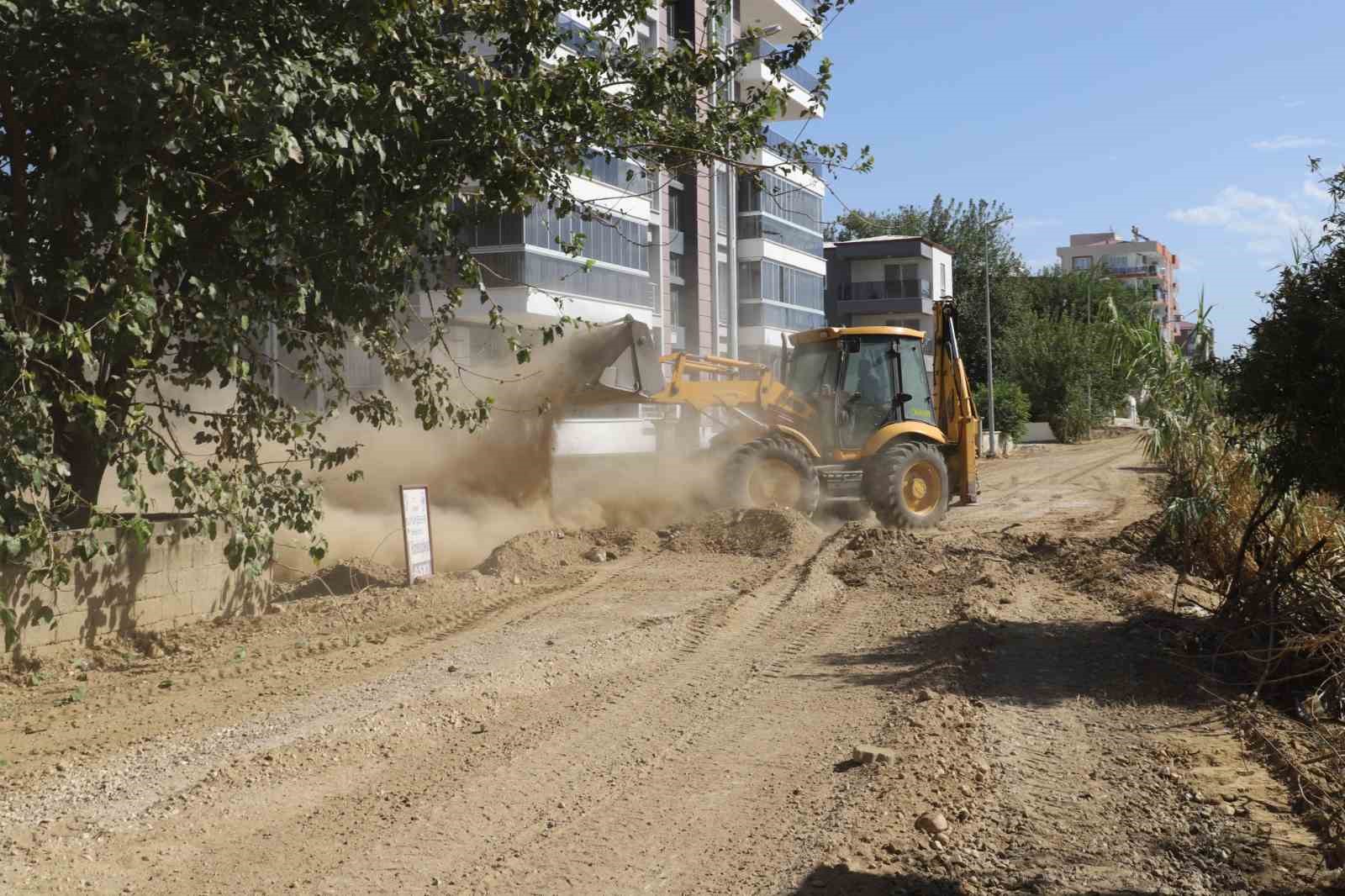 Nazilli’de yeni yol açma çalışmaları sürüyor
