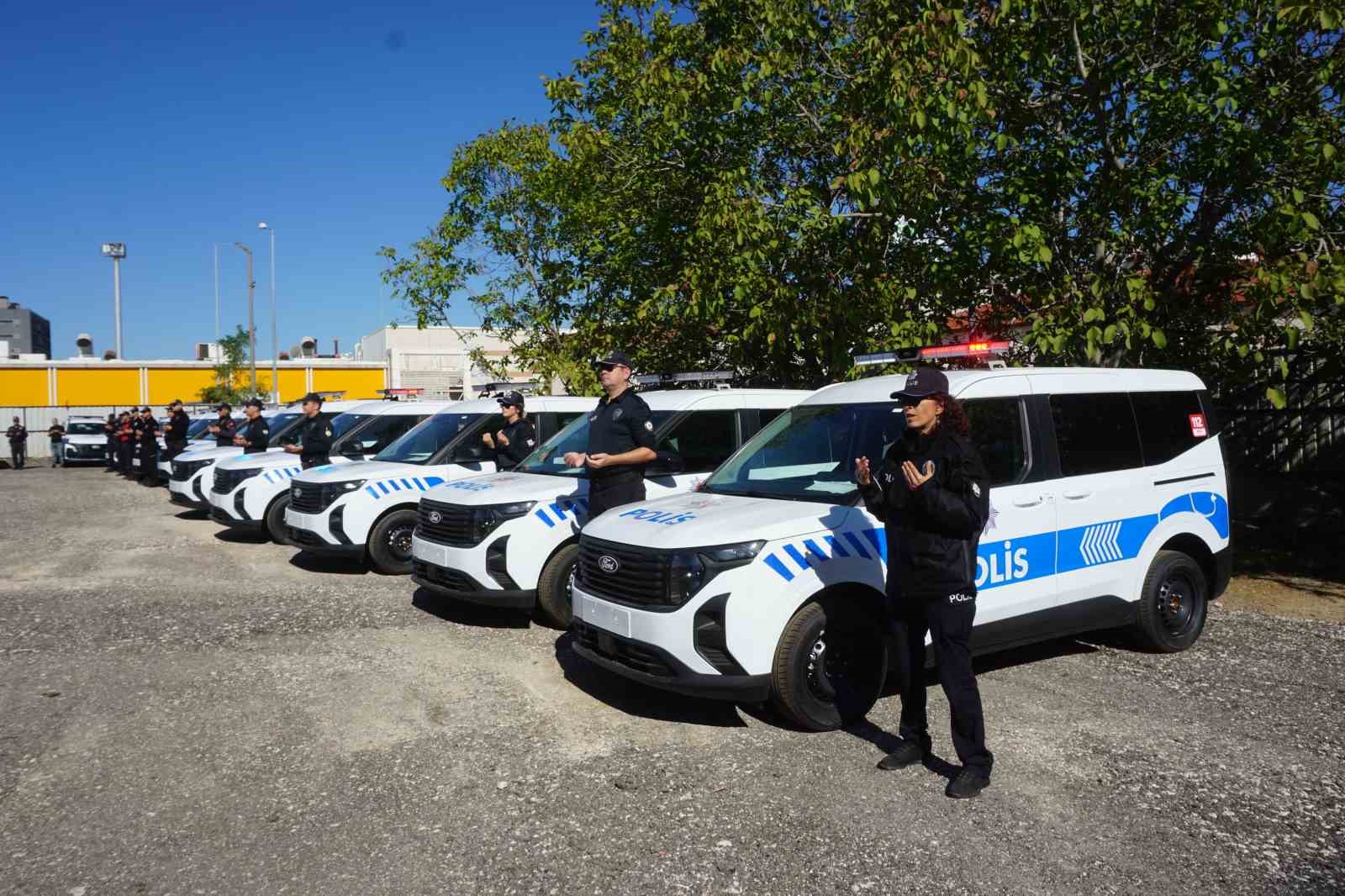 Emniyete hibe edilen 54 araç polislerin gücüne güç katacak
