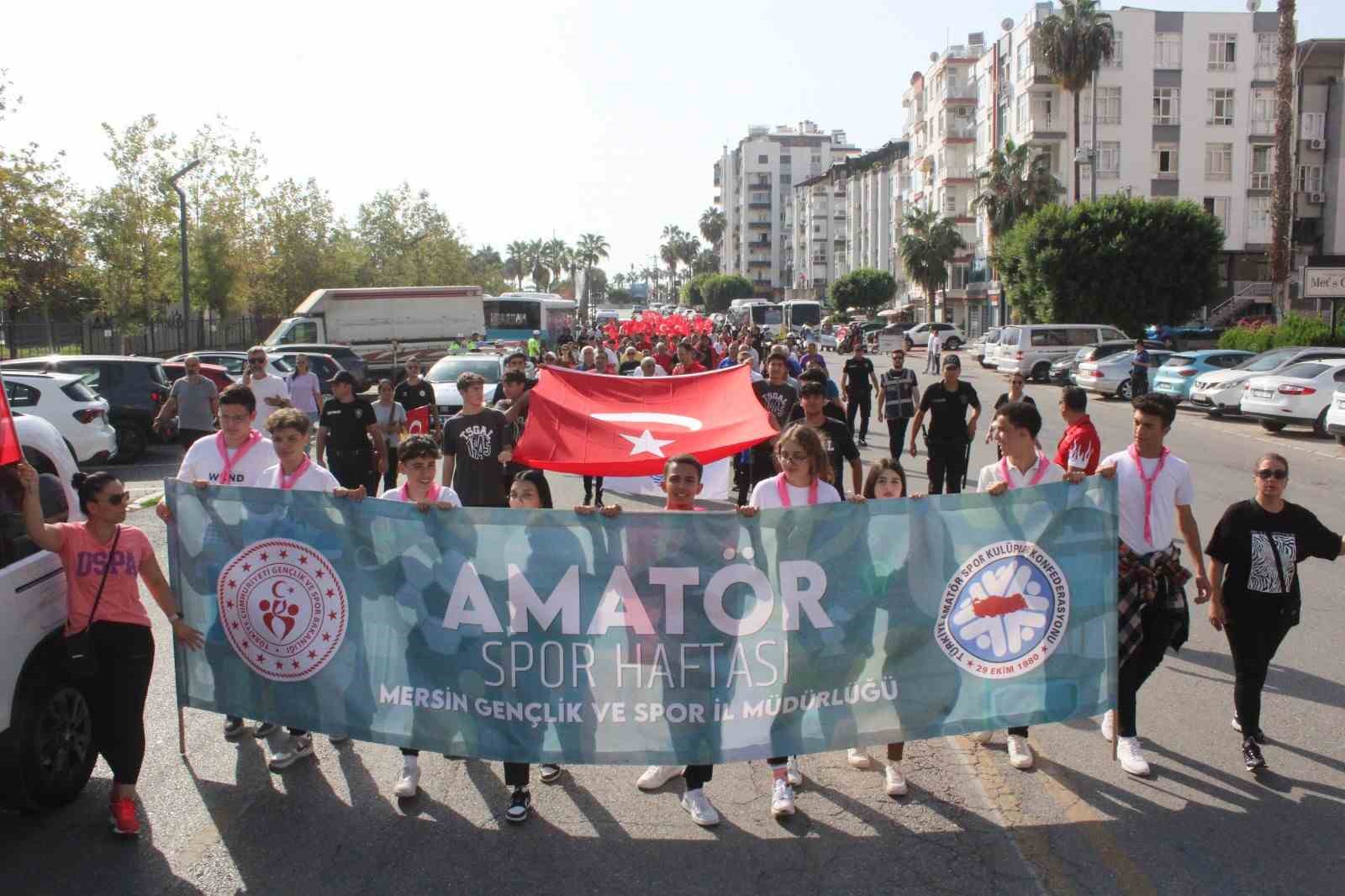 Mersin’de Amatör Spor Haftası yürüyüşle başladı
