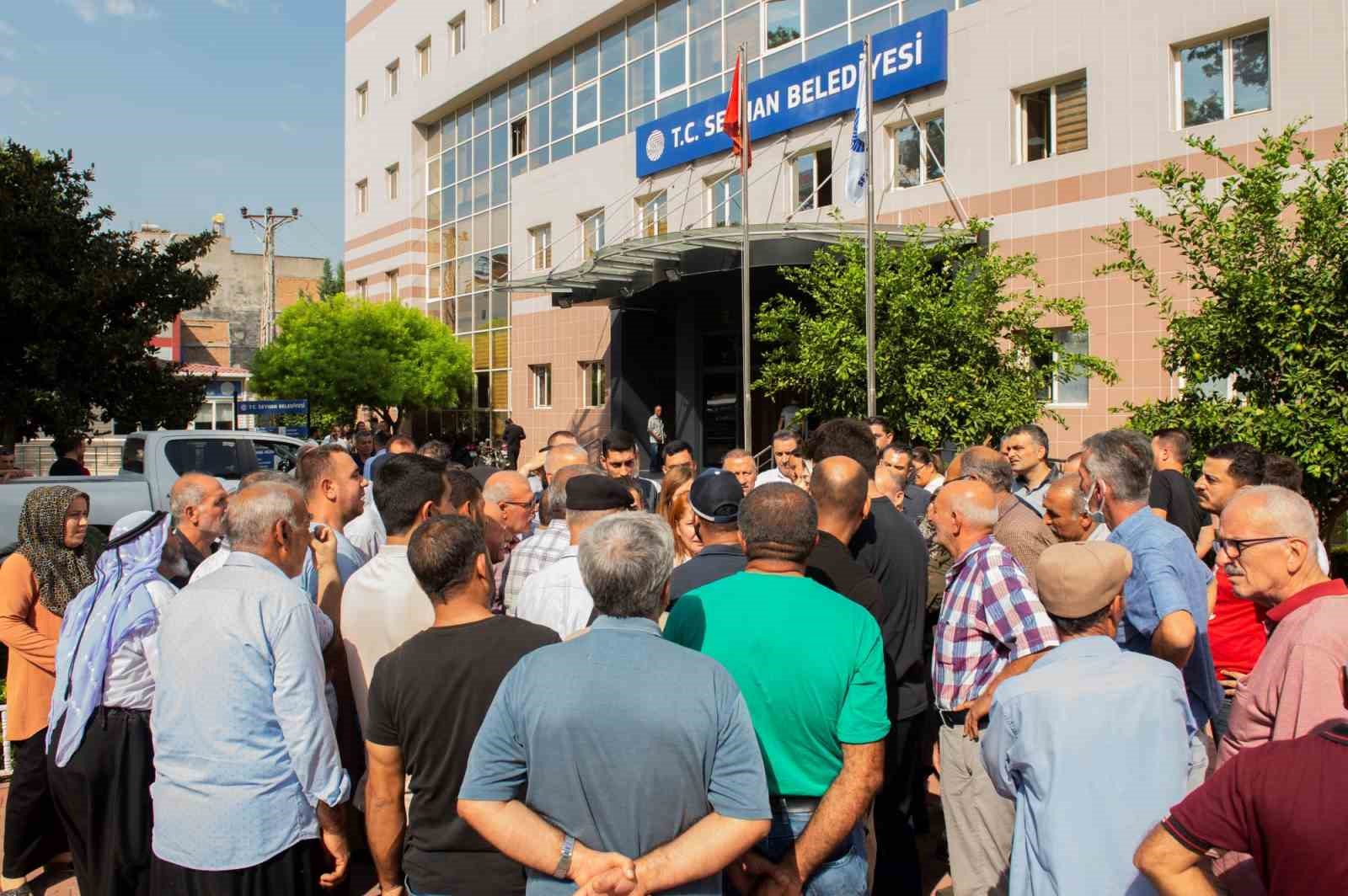 Başkan Tekin: “Seyhanlının yararını düşünerek hareket ediyoruz”
