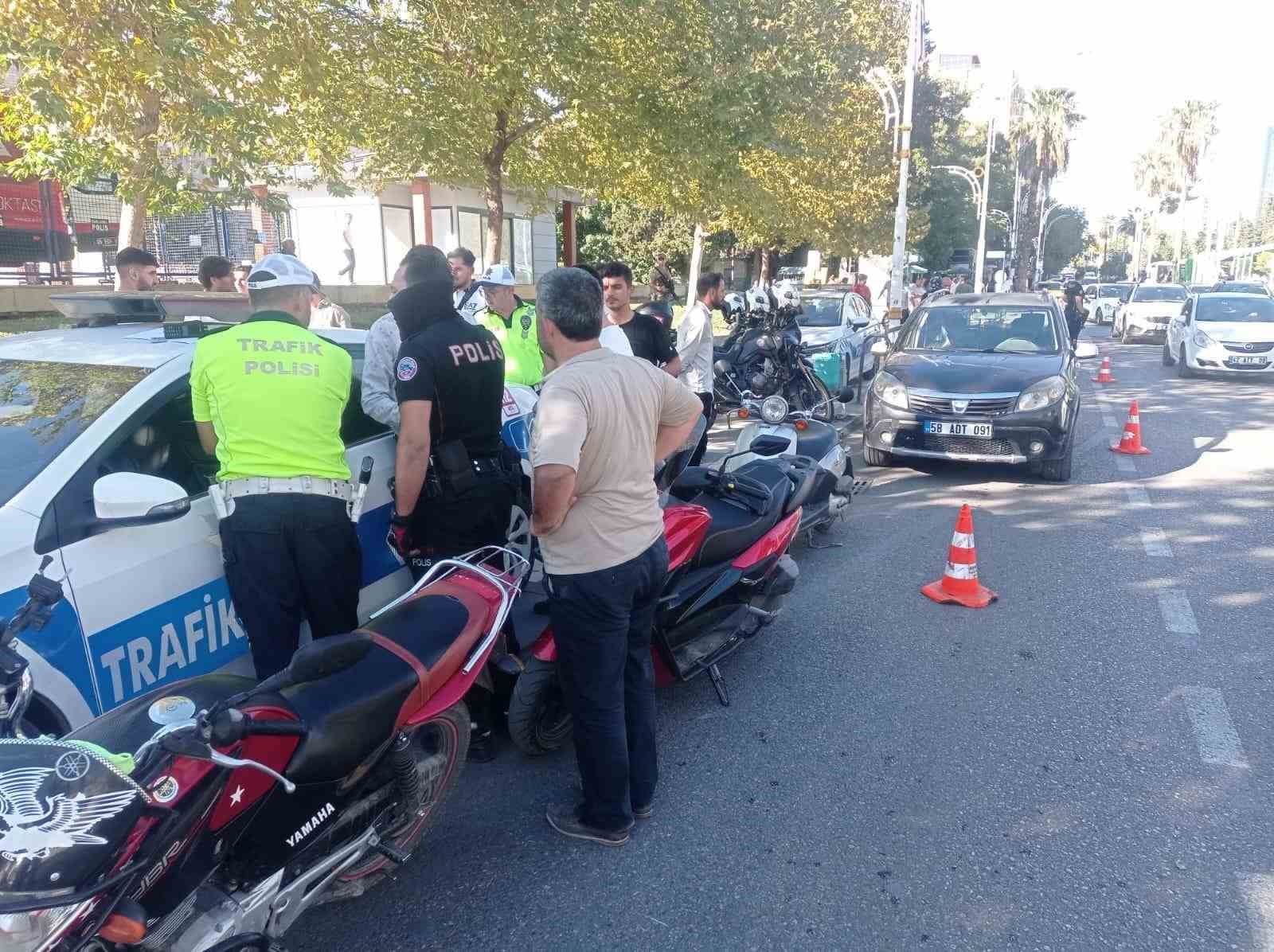 Motosiklet denetiminde 196 sürücüye para cezası
