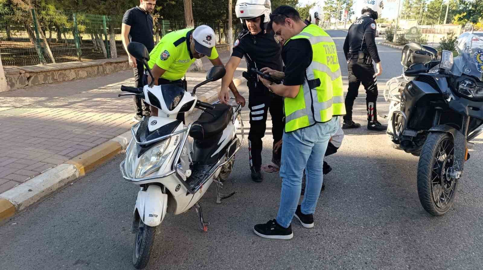 Motosiklet denetiminde 196 sürücüye para cezası
