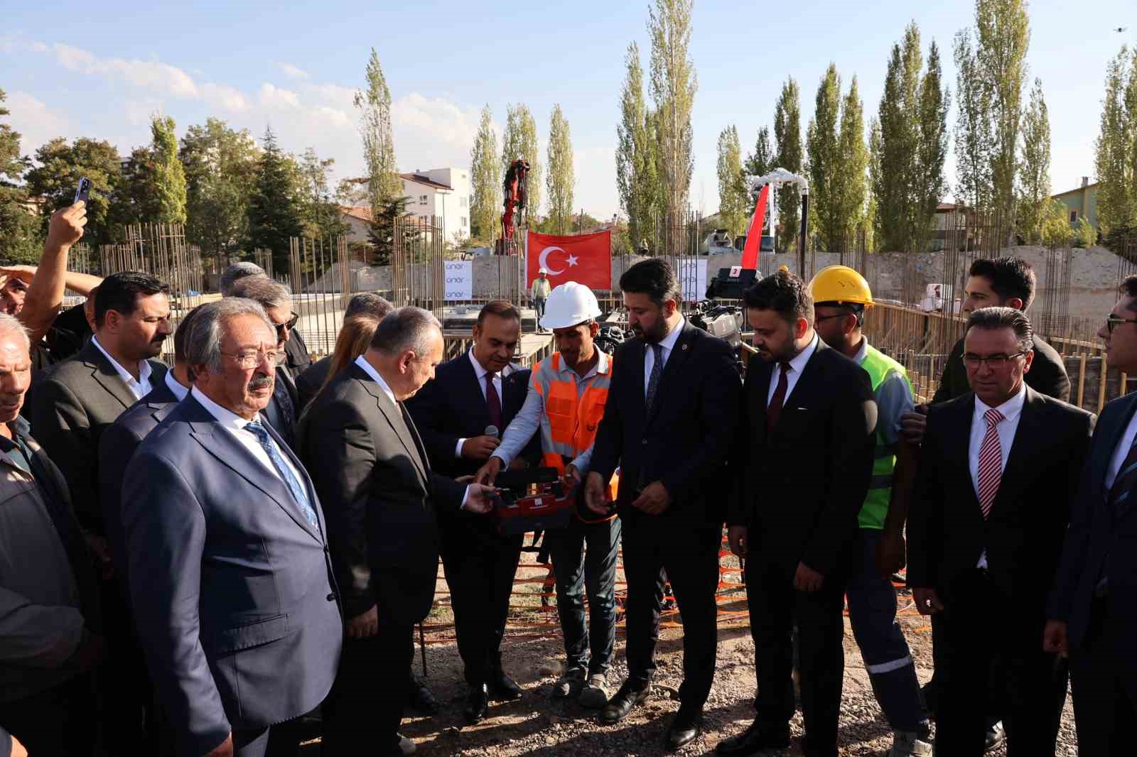 Bakan Kacır: “Masumların hıçkırıkları üzerine kimse bir medeniyet inşa edemez”
