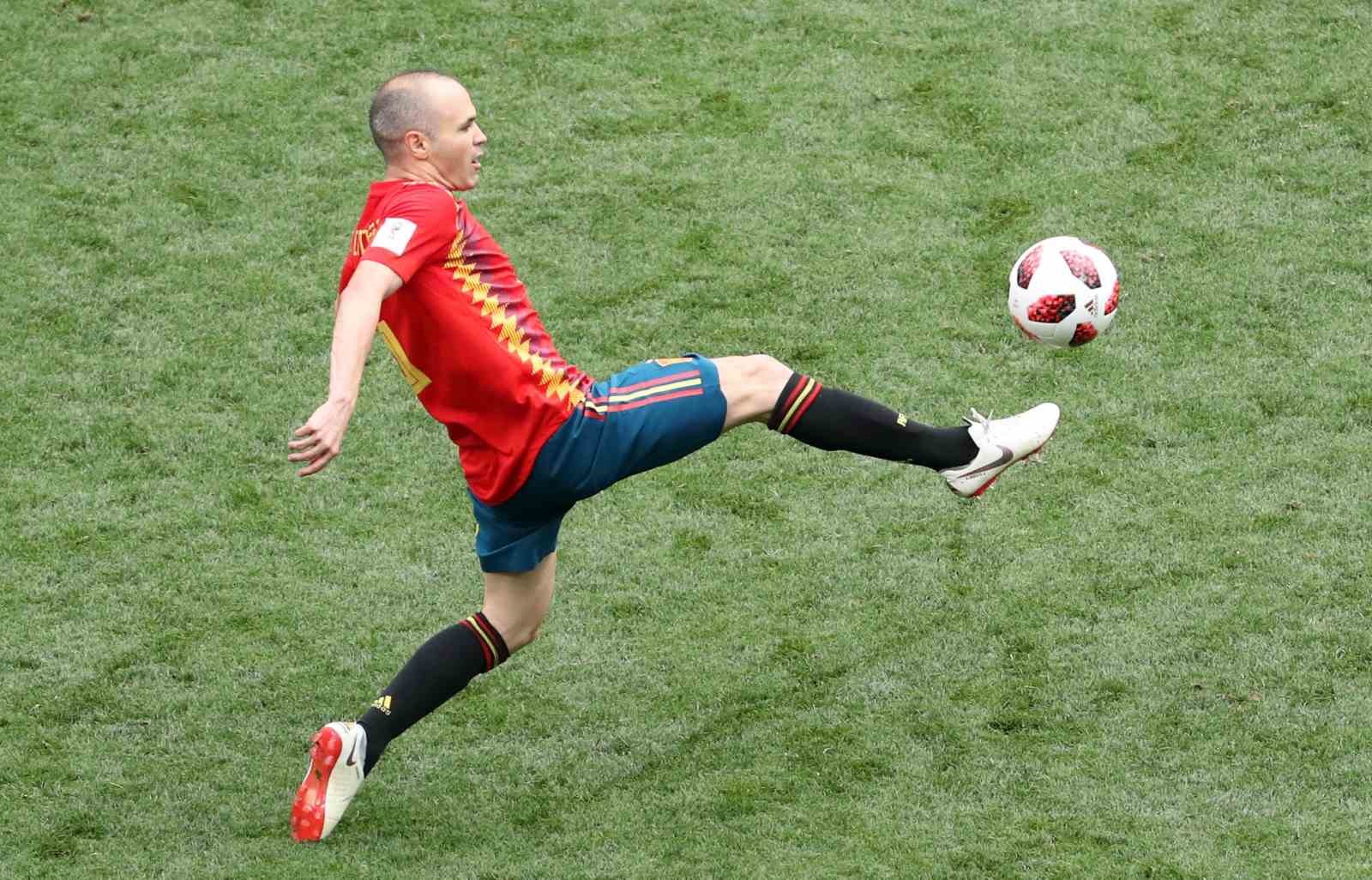 Andres Iniesta, futbolu bıraktığını açıkladı
