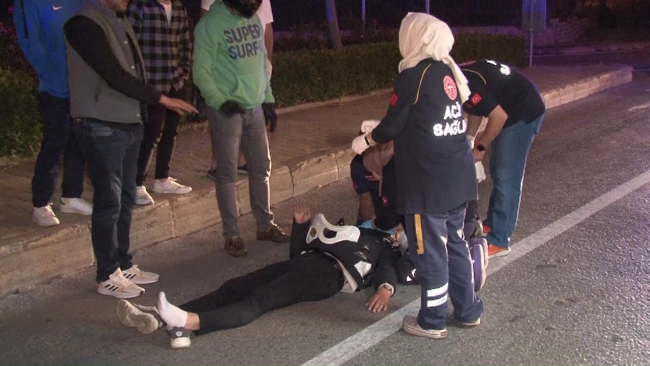 Maltepe’de otomobil motosiklete çarptı: 1 yaralı
