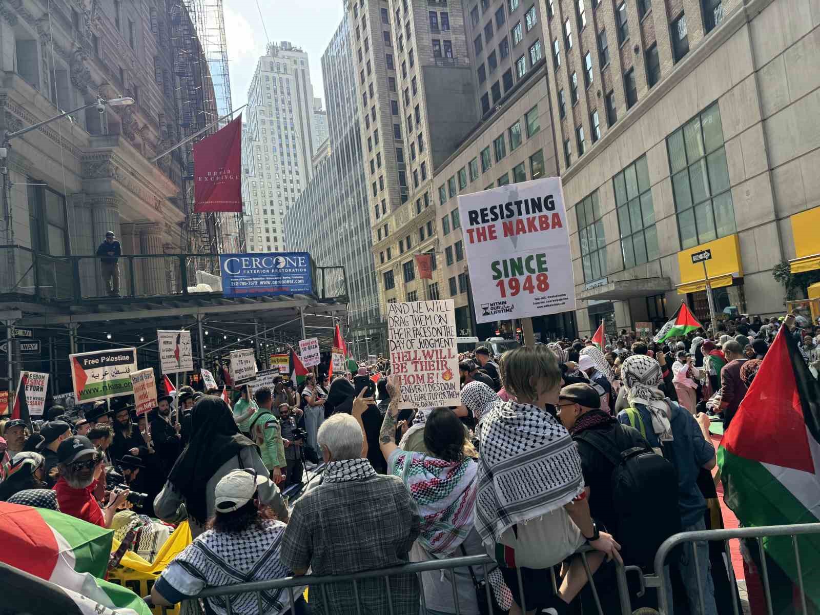 New York’ta binlerce Filistin yanlısı, İsrail saldırılarını 1. yılında protesto etti
