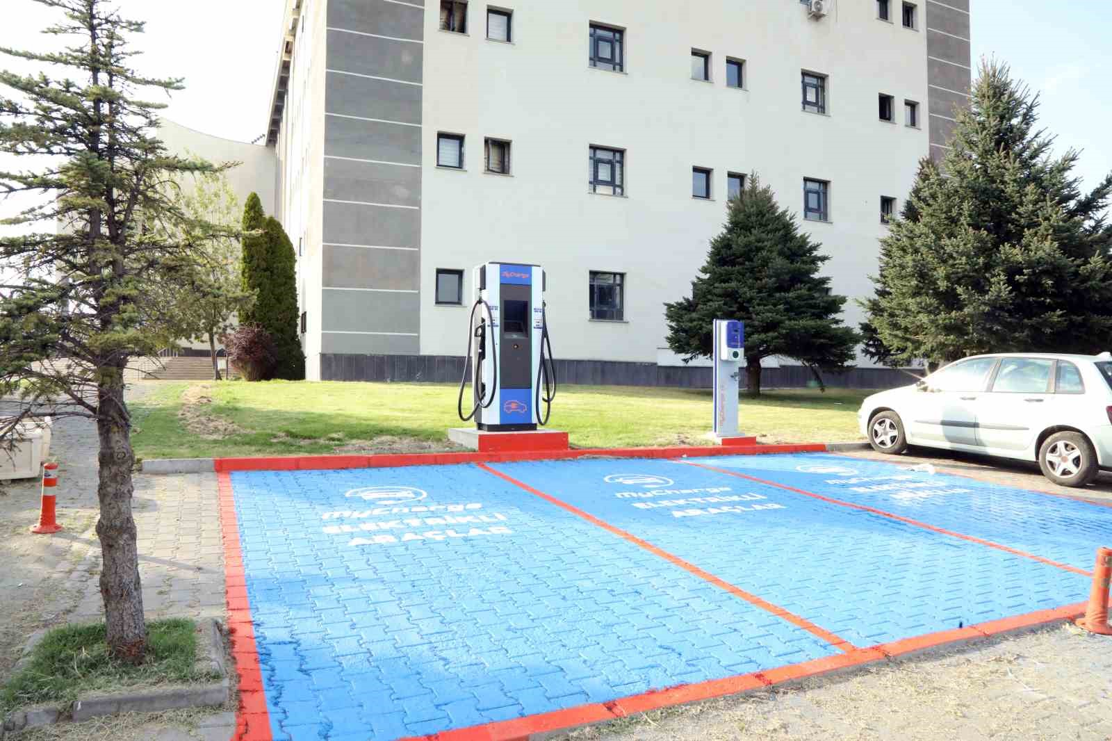 ERÜ’ye elektrikli araç şarj istasyonu kuruldu
