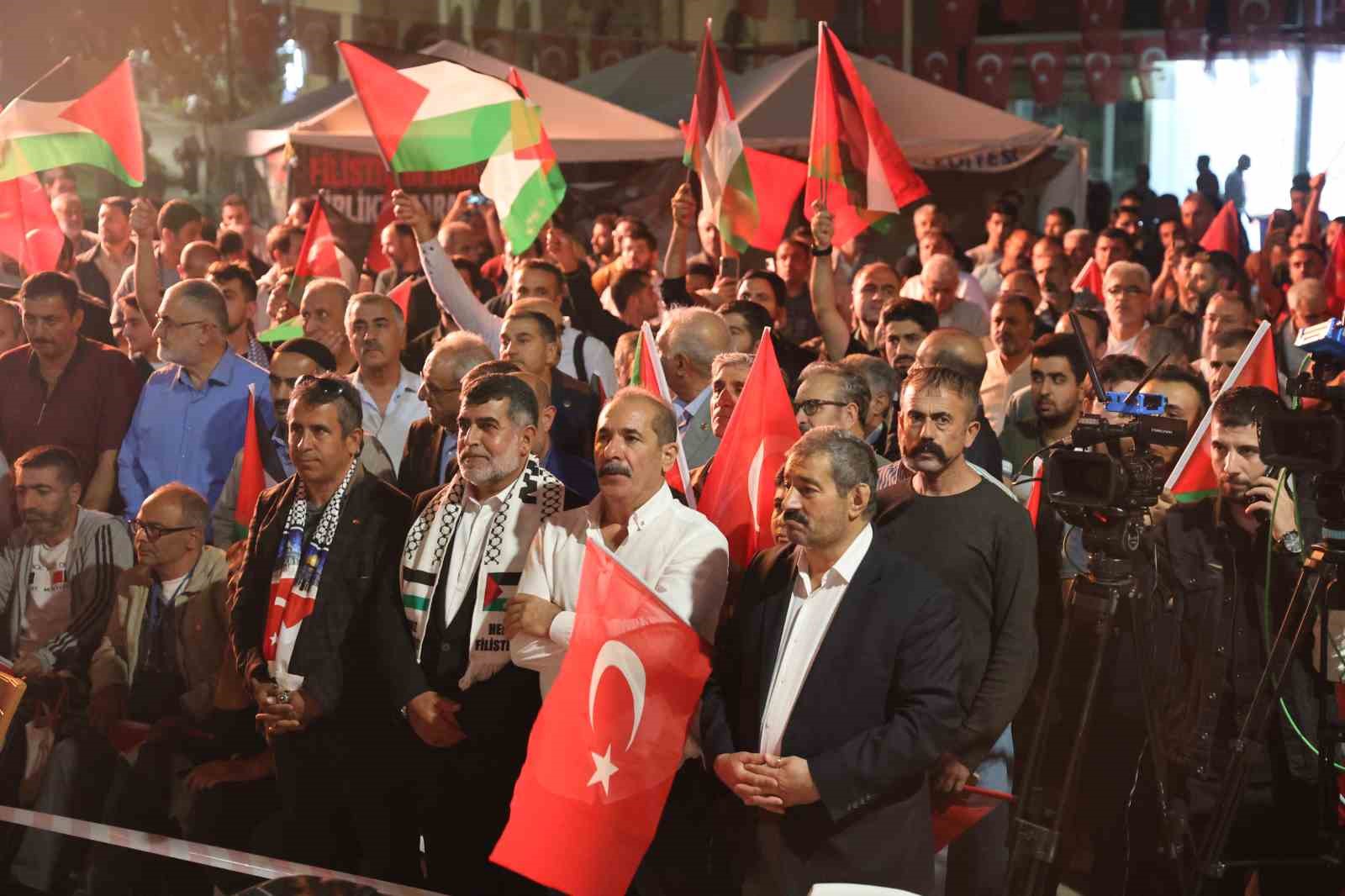 Elazığ’da Filistin’e destek mitingi düzenlendi
