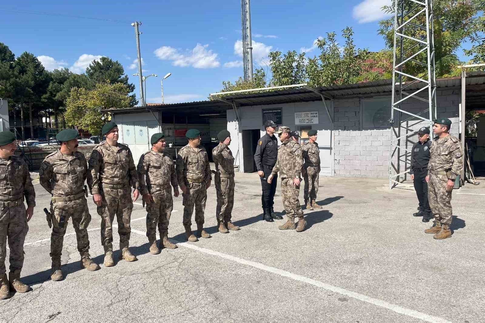 Emniyet Müdürü Baybaba, Özel Harekat ve Çevik Kuvvet polisleriyle bir araya geldi
