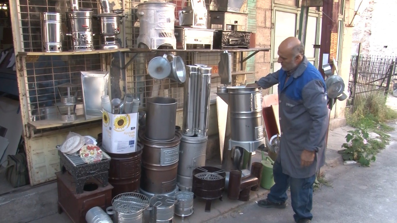 Kütahya’da üretilen el yapımı sobalar ilgi görüyor
