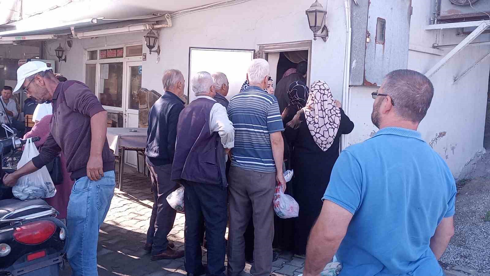 Kaçak avlanan balıklar ihtiyaç sahibi aileler ve eğitim kurumlarına dağıtıldı
