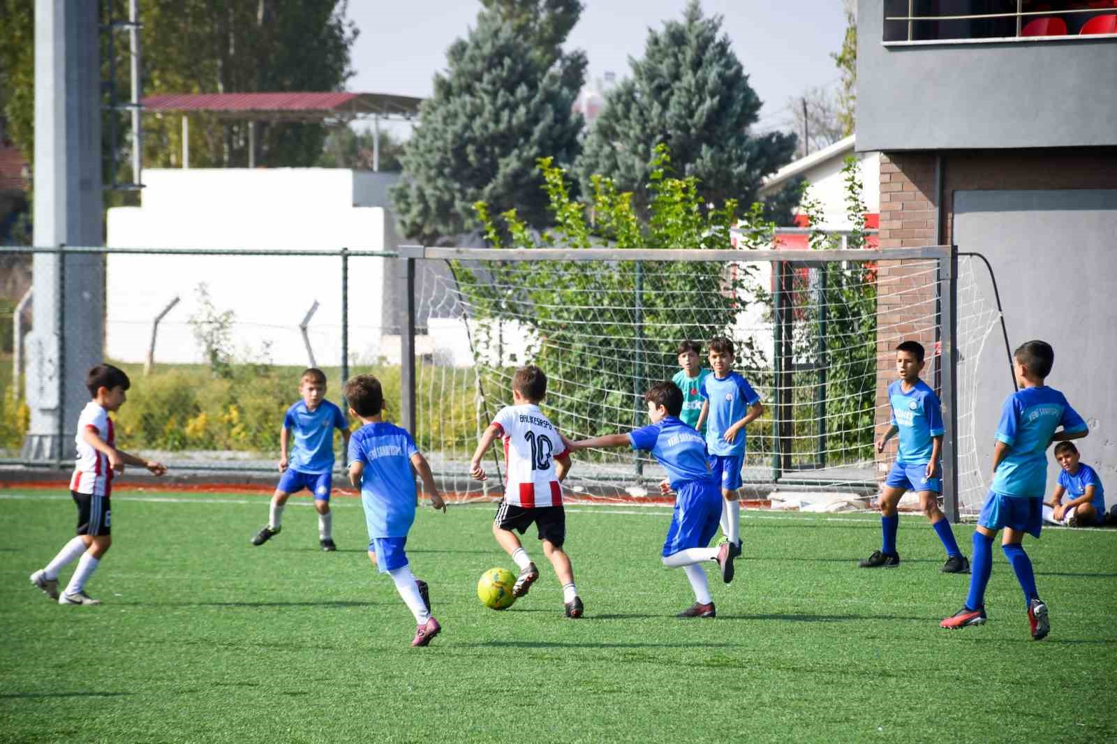 Can Cangök Futbol Turnuvası Başladı
