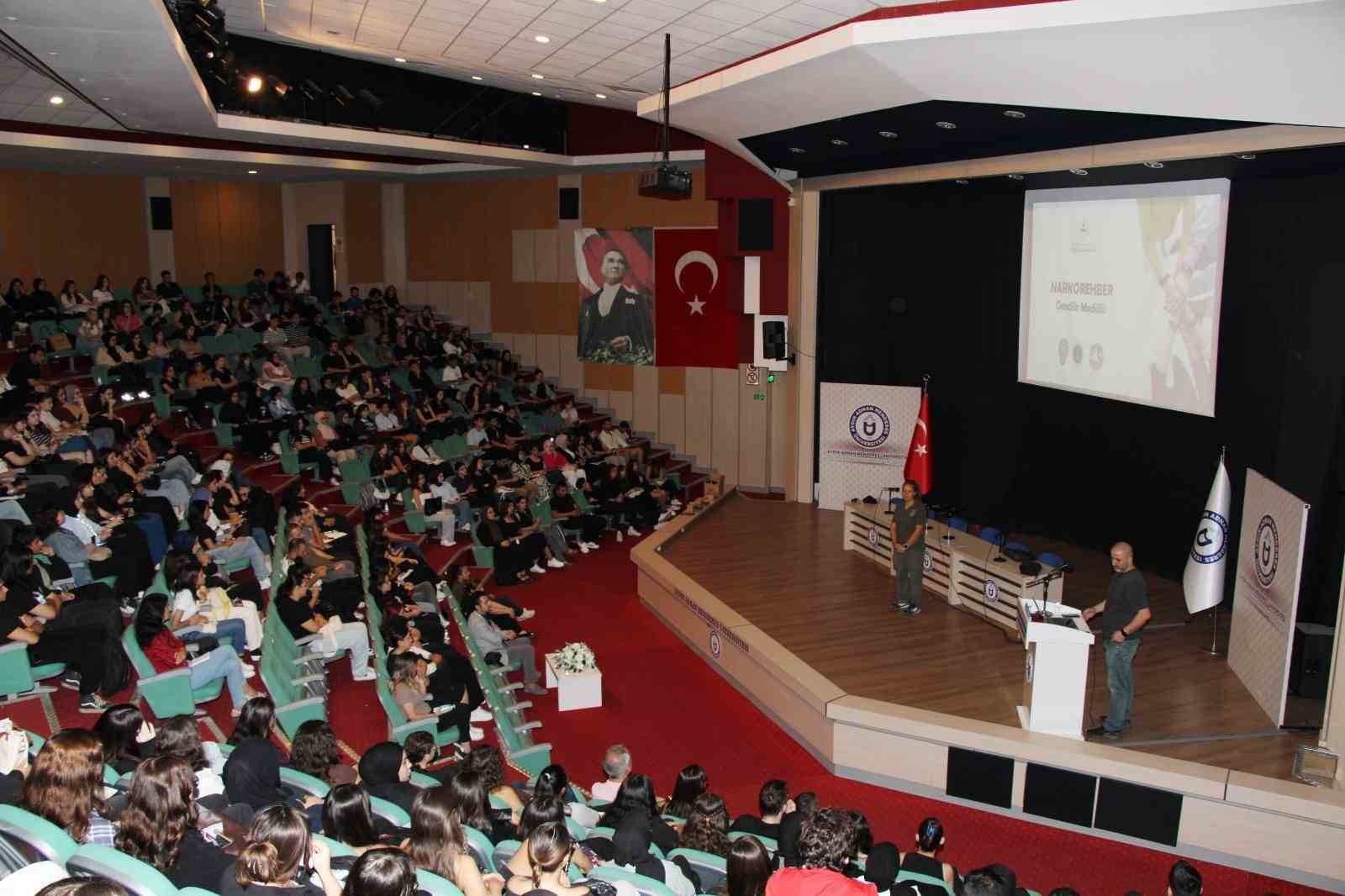 Aydın’da üniversite öğrencilerine ‘Bağımlılıkla Mücadele” semineri verildi
