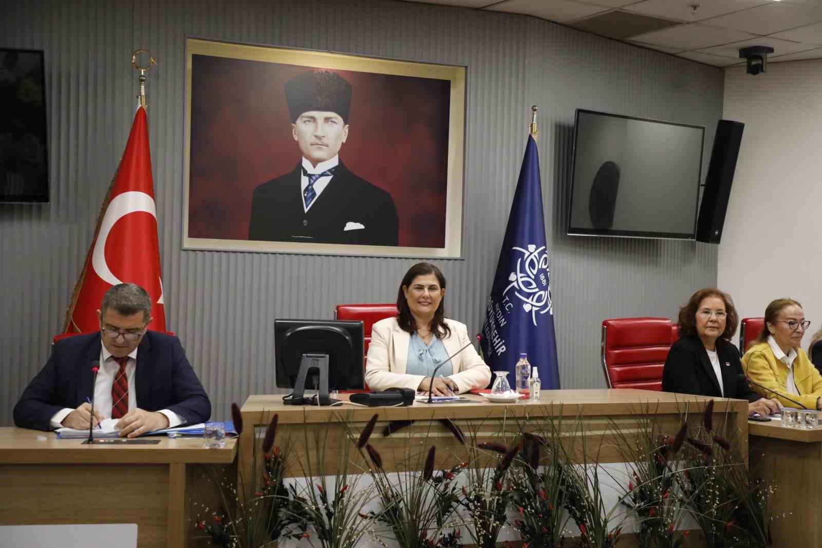 Aydın Büyükşehir Meclisi’nde “Kadına yönelik şiddet’ gündem oldu
