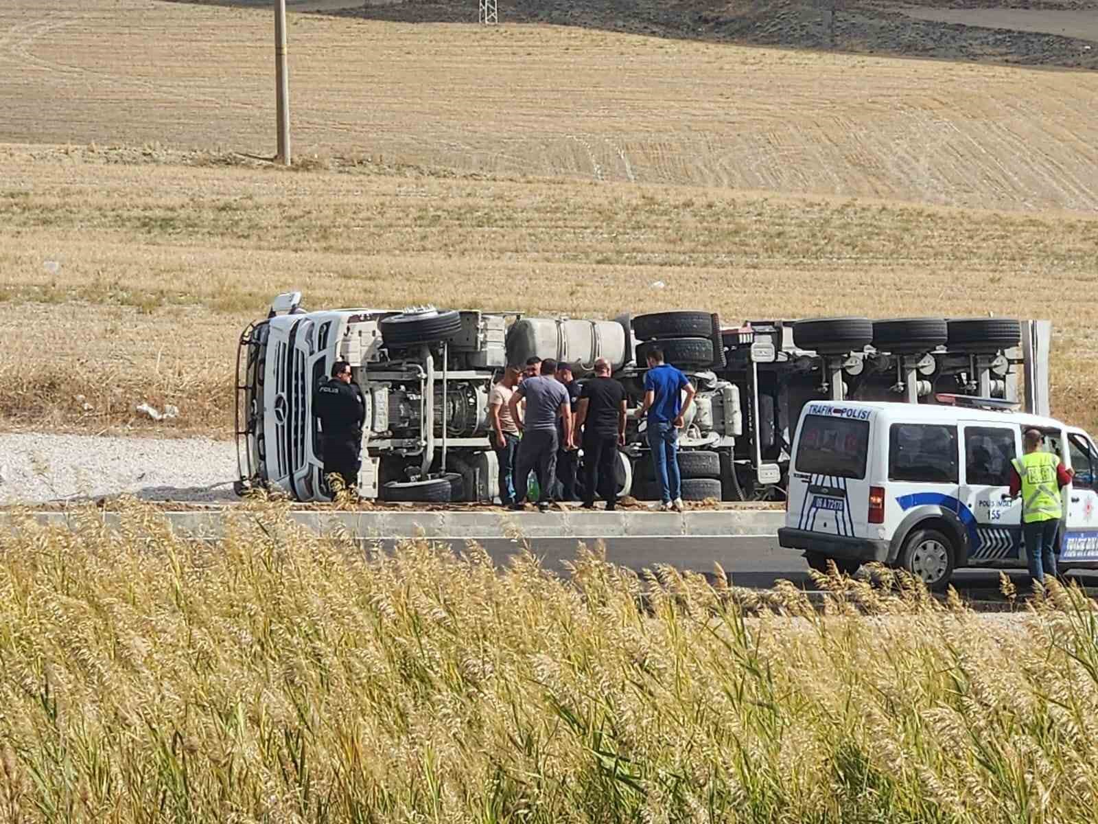 Polatlı’da tır devrildi: 1 yaralı
