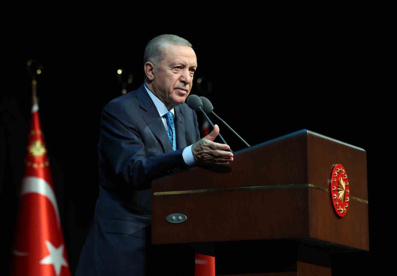 Cumhurbaşkanı Erdoğan: “Gençlerimizi modern popüler kültürün insafına terk edemeyiz”
