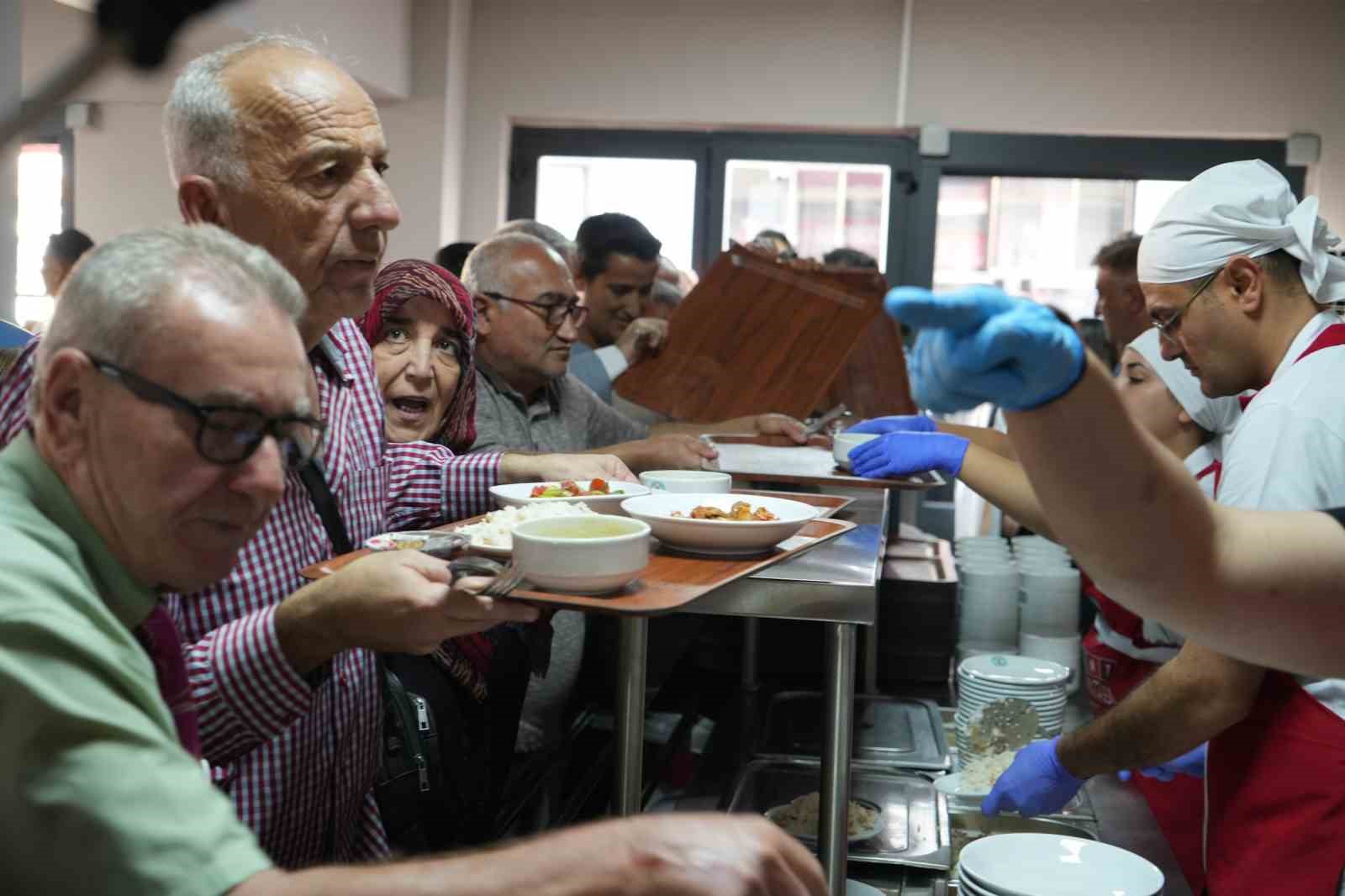 Manisa’da miting gibi ’Kent Lokantası’ açılışı
