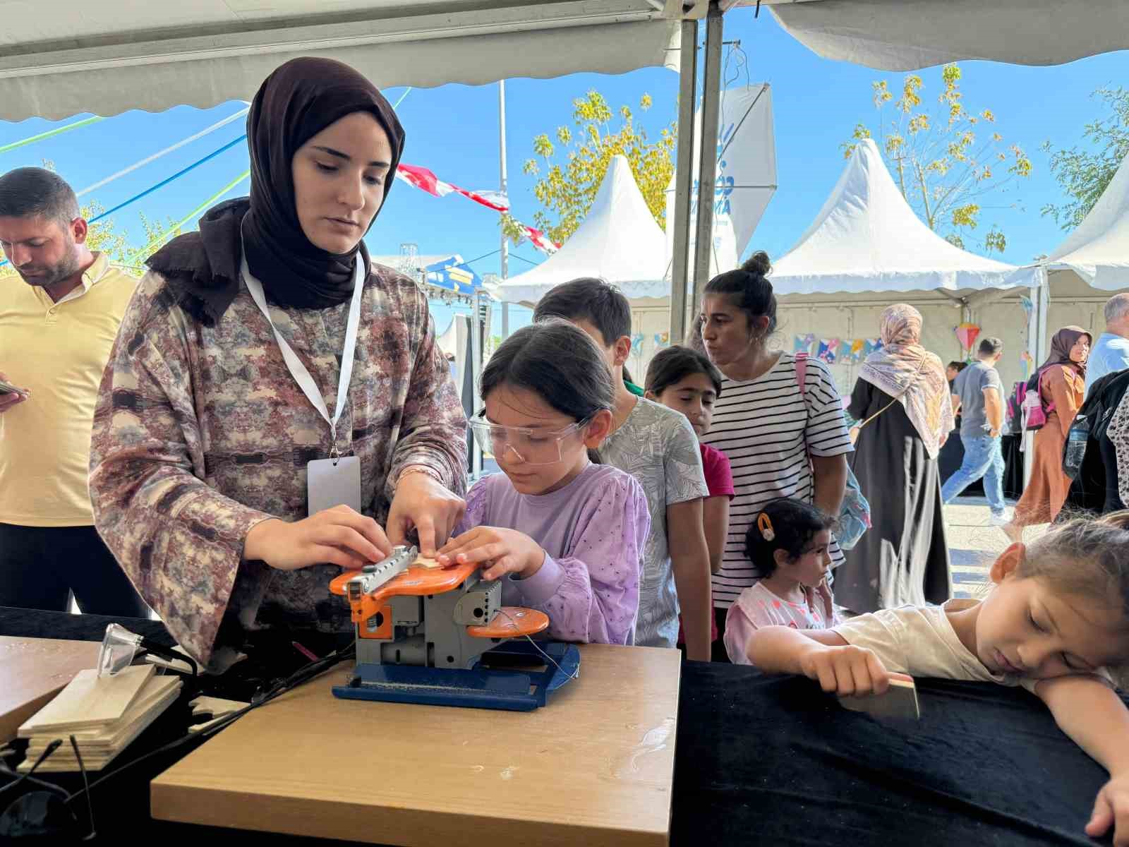 Arnavutköy’de Geleneksel Oyun ve Oyuncaklar festivali renkli görüntüler oluşturdu
