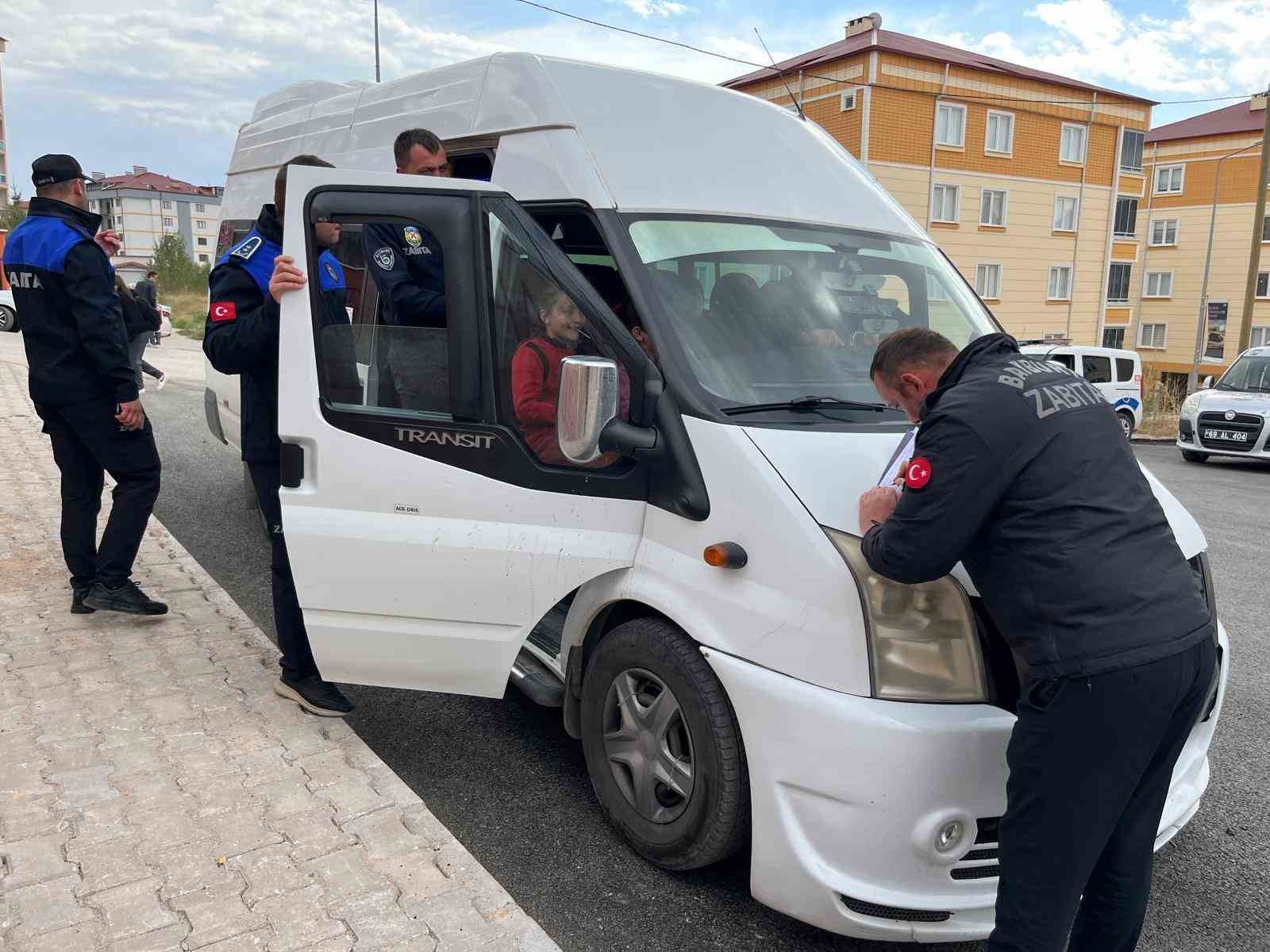 Bayburt’ta okul servis araçları denetlendi
