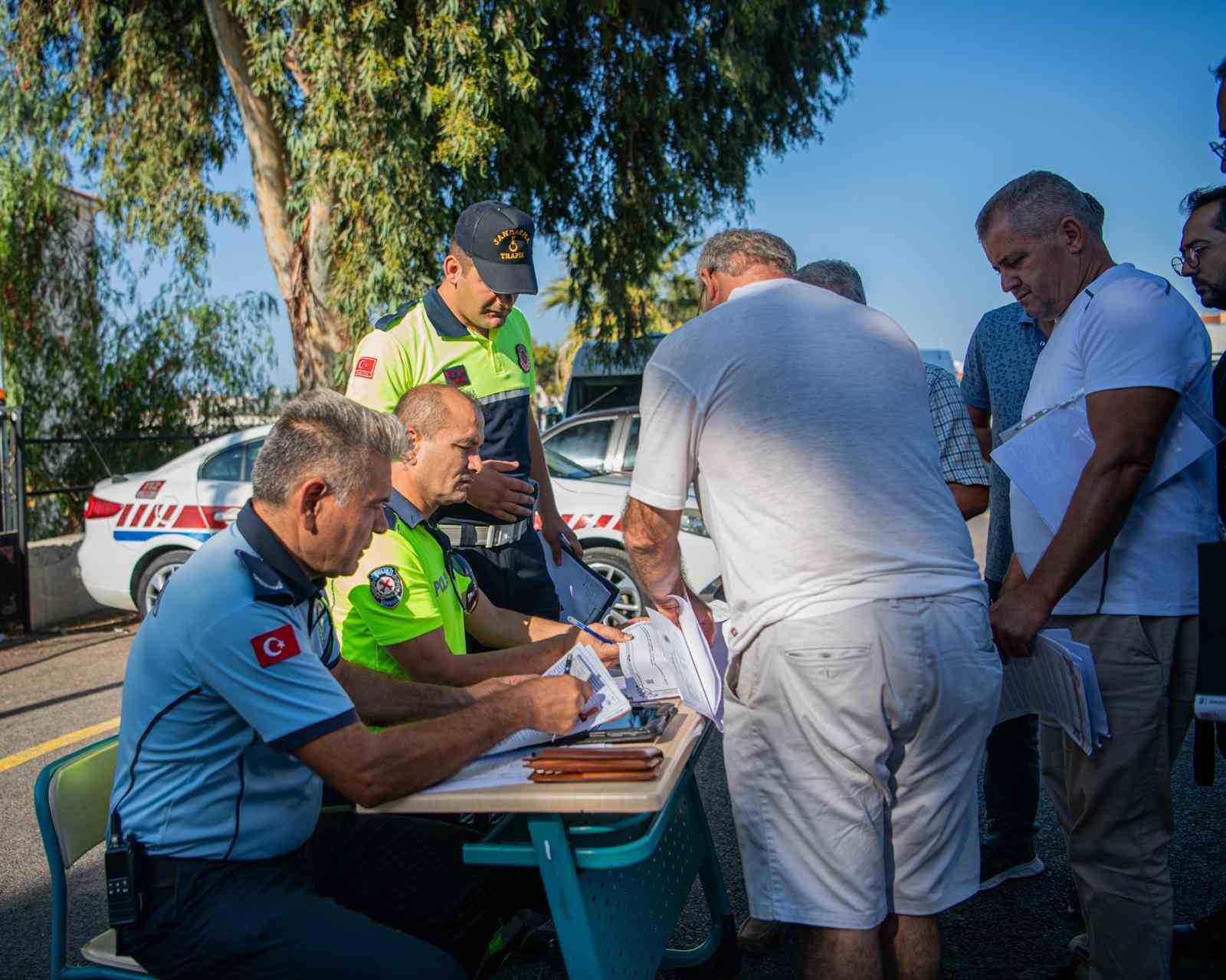 Kuşadası’nda okul servisleri denetlendi
