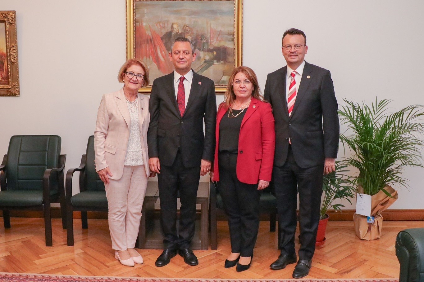 Başkan Çelik, Bozkurt’un projelerini CHP lideri Özel’e anlattı
