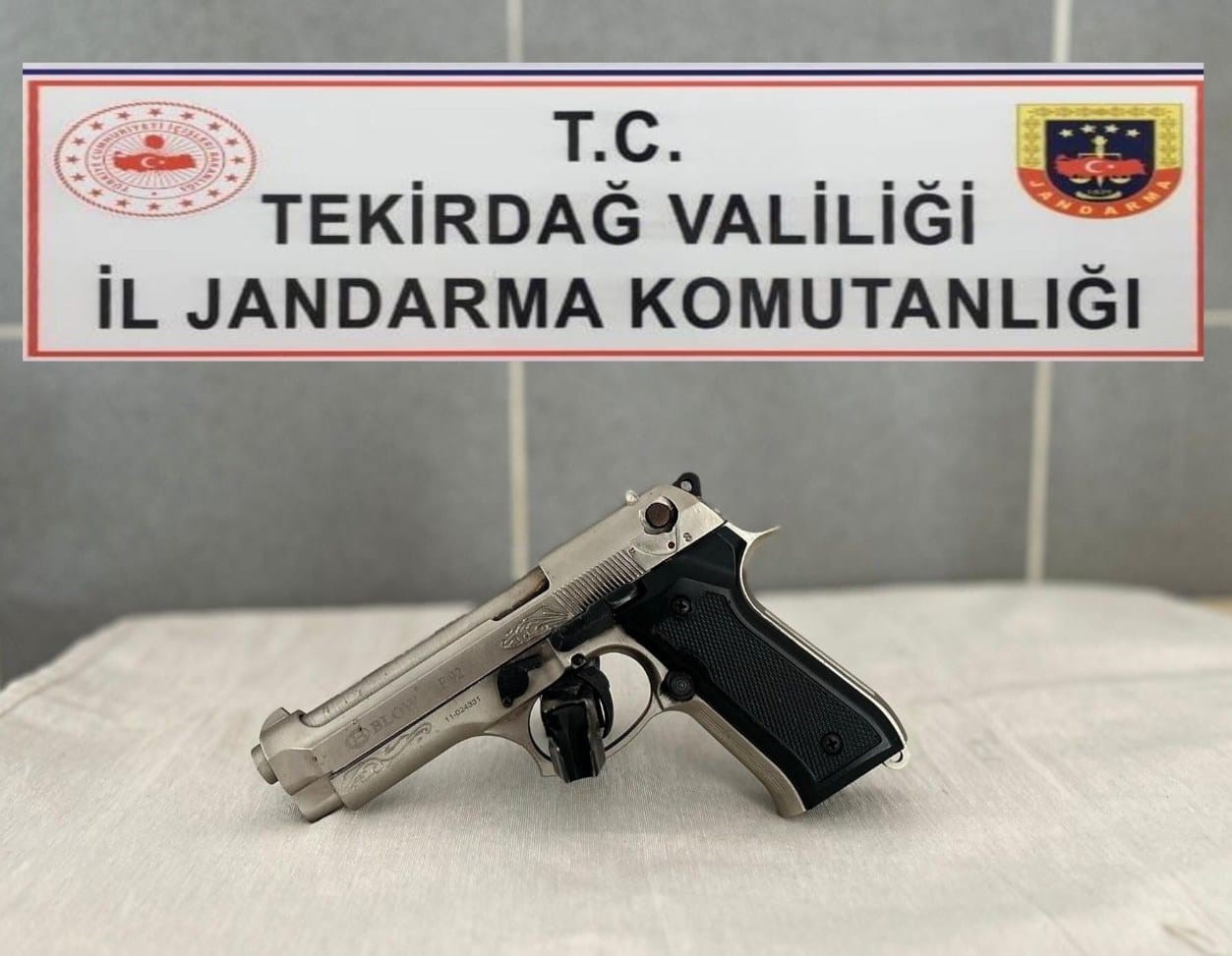 Tekirdağ’da uyuşturucu ve silah operasyonları: Çok sayıda suç unsuru ele geçirildi
