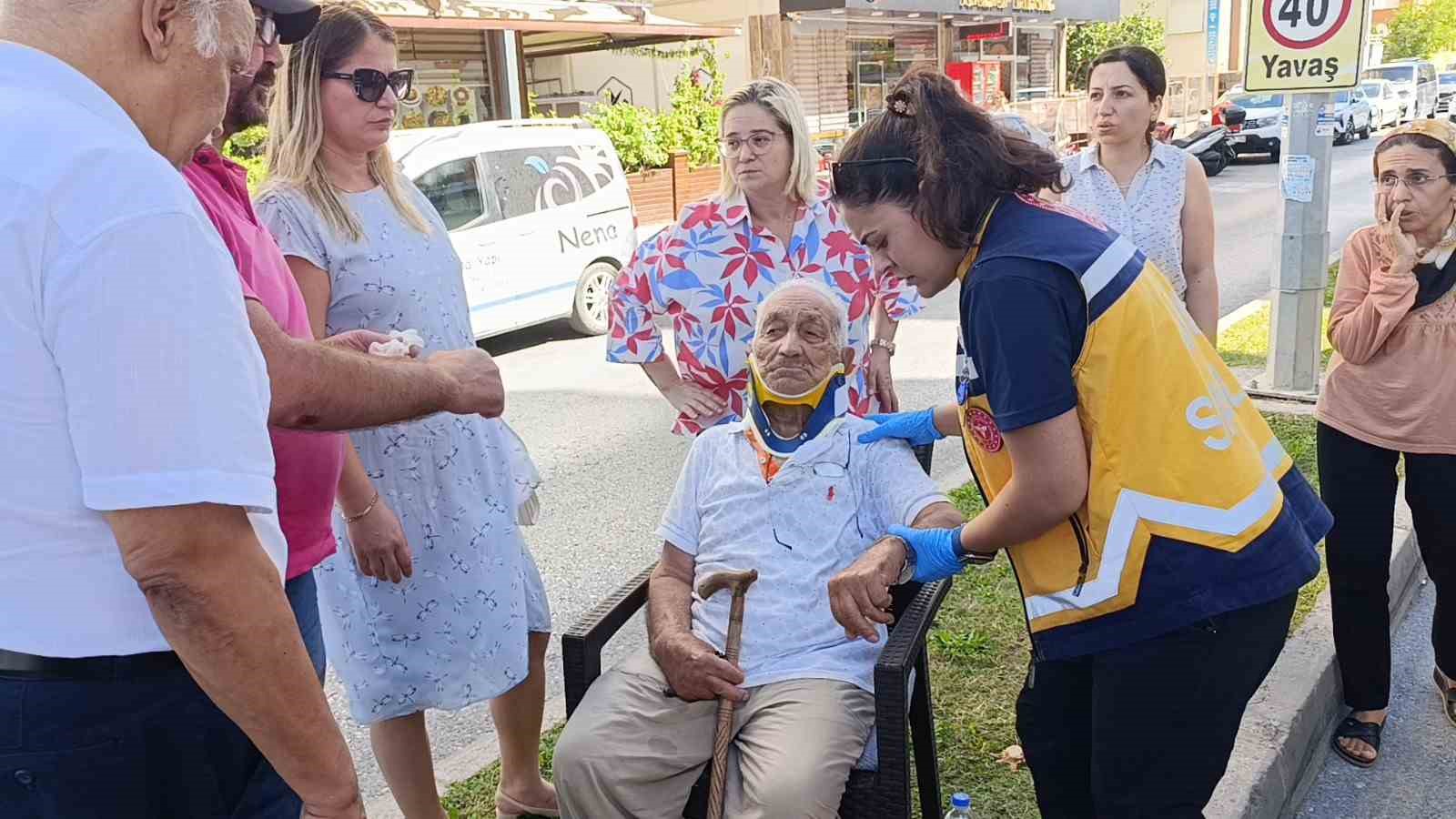 Yola fırlayan yaşlı adama çarpmamak için yaralanmayı göze aldı
